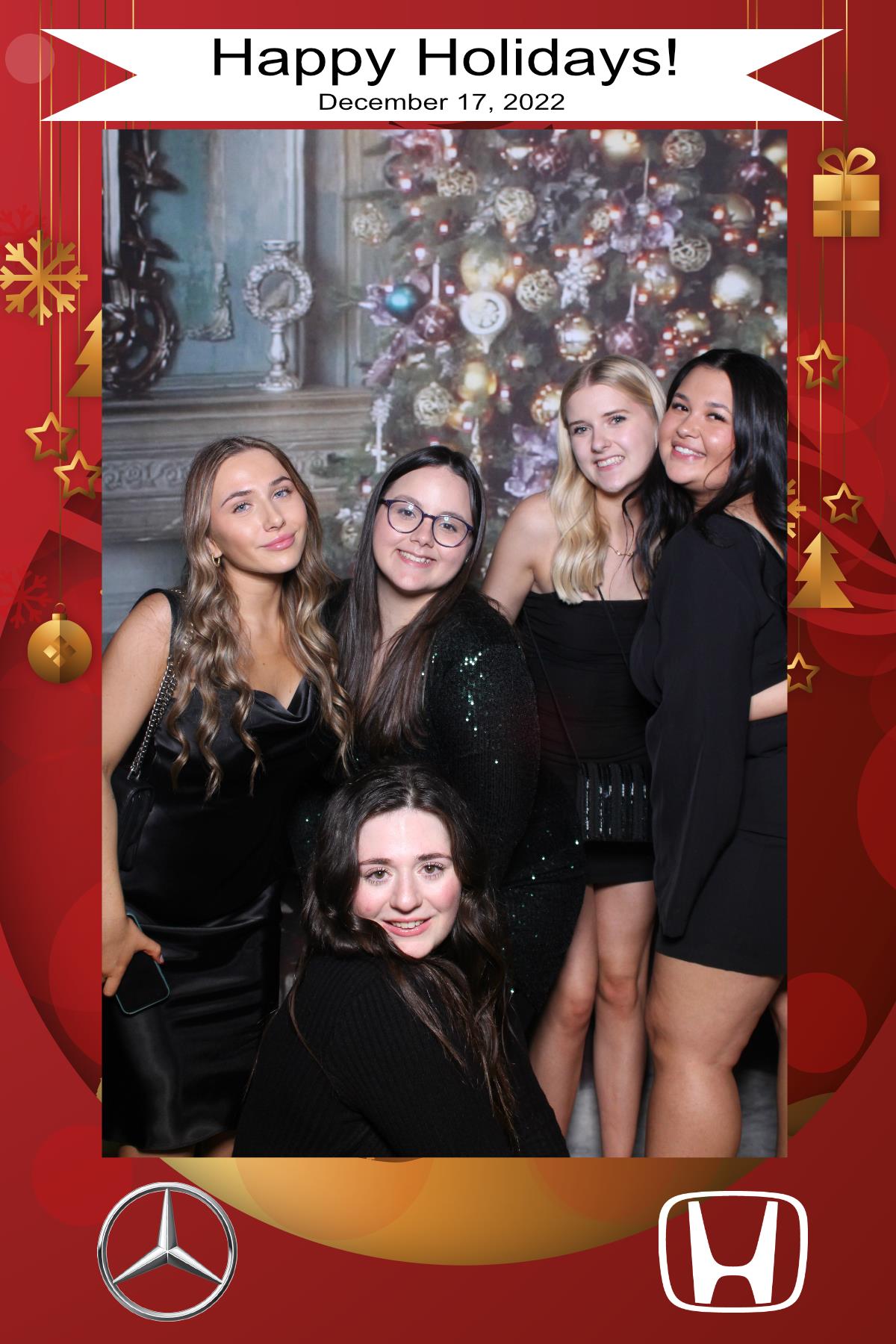 MB Burlington Christmas Party | View more photos from the event at gallery.myselfiemirror.ca/u/romanmyselfiemirrorca/MB-Burlington-Christmas-Party