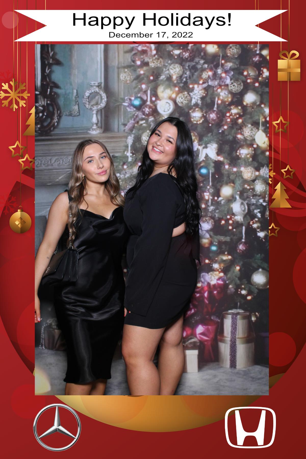 MB Burlington Christmas Party | View more photos from the event at gallery.myselfiemirror.ca/u/romanmyselfiemirrorca/MB-Burlington-Christmas-Party