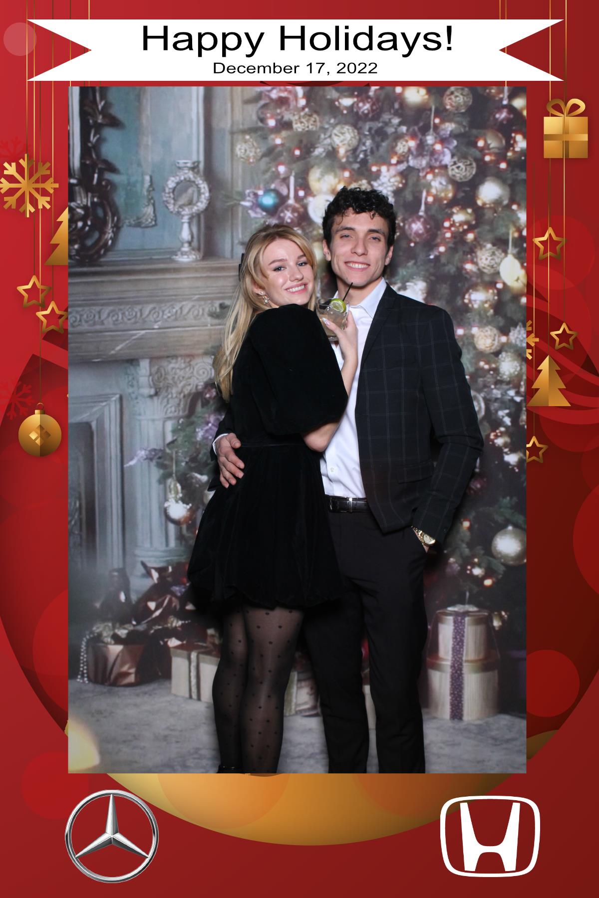 MB Burlington Christmas Party | View more photos from the event at gallery.myselfiemirror.ca/u/romanmyselfiemirrorca/MB-Burlington-Christmas-Party