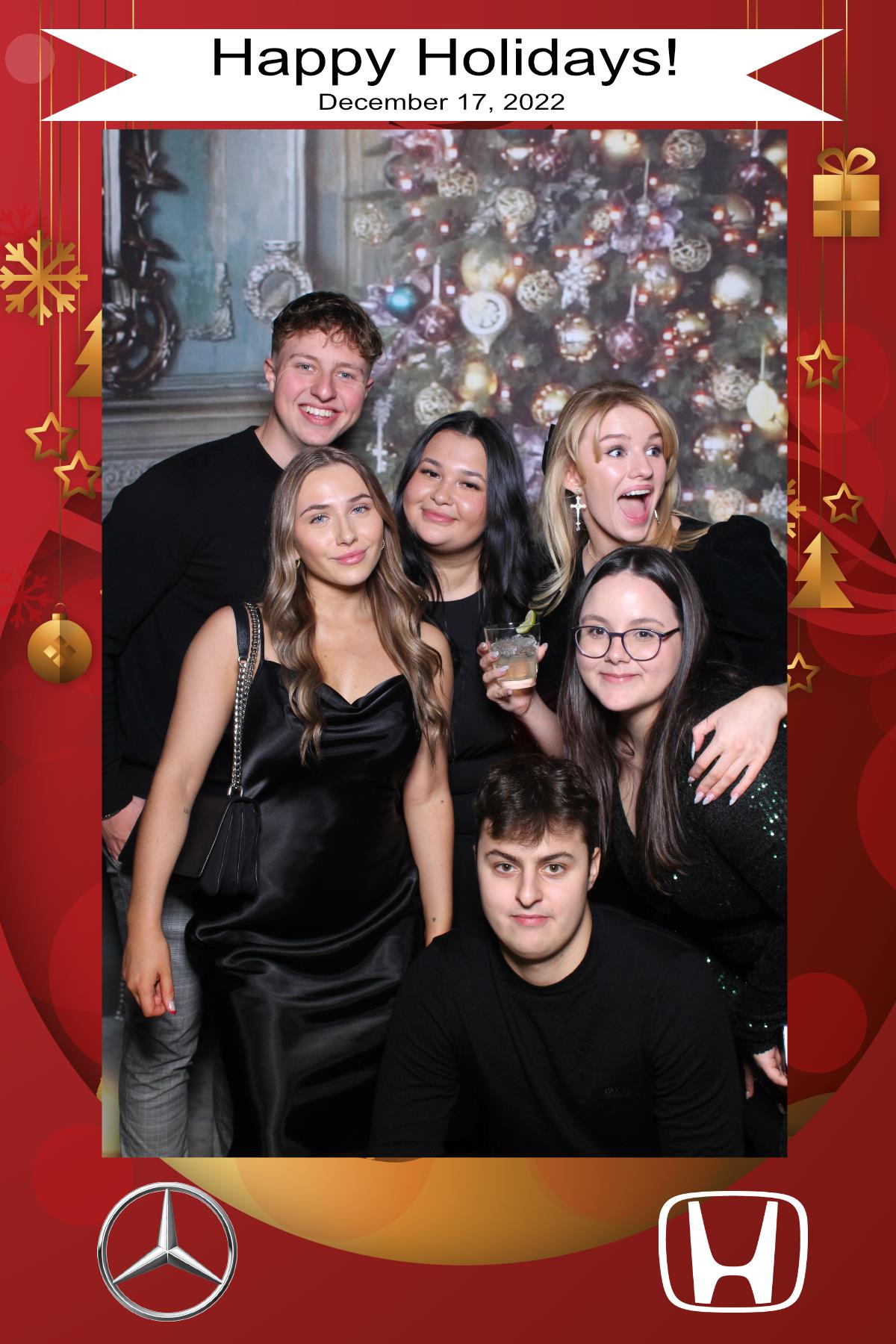 MB Burlington Christmas Party | View more photos from the event at gallery.myselfiemirror.ca/u/romanmyselfiemirrorca/MB-Burlington-Christmas-Party