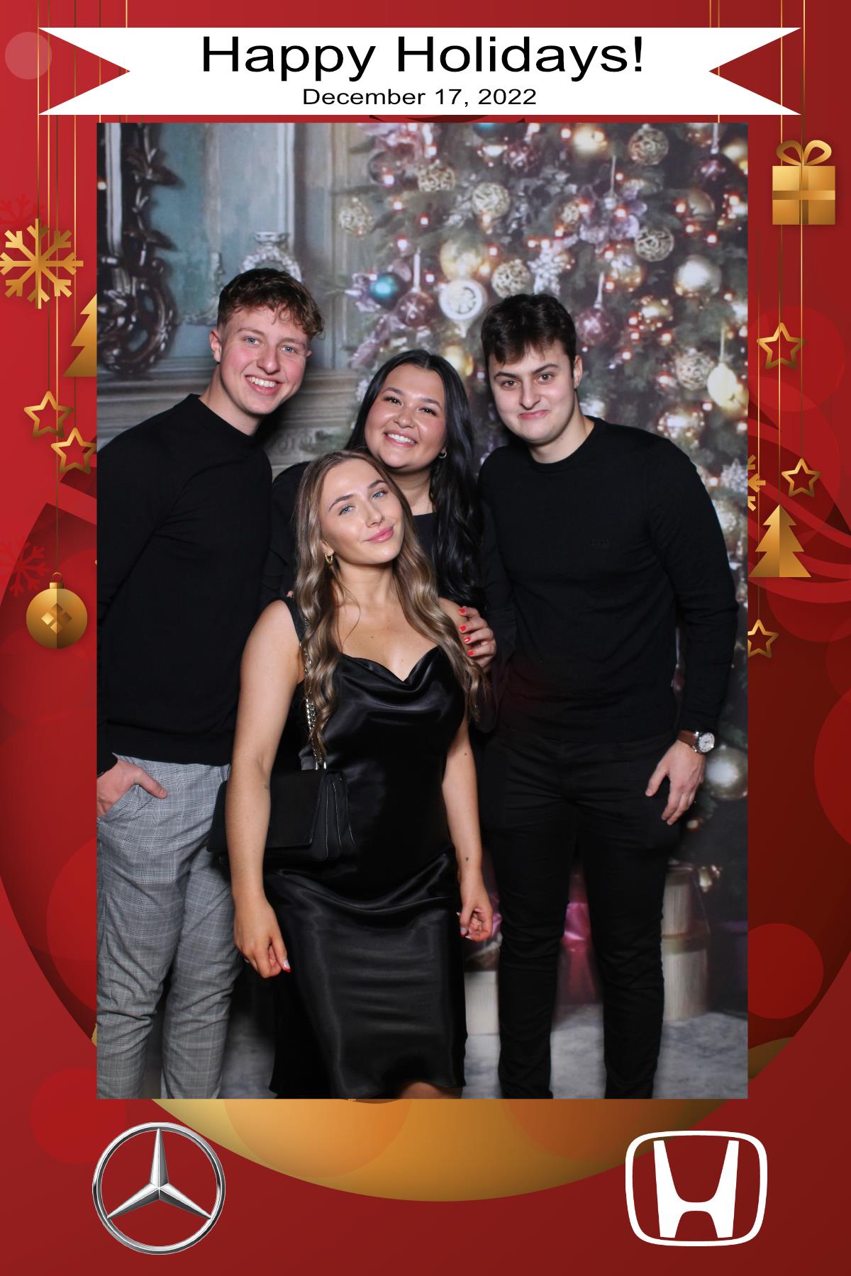 MB Burlington Christmas Party | View more photos from the event at gallery.myselfiemirror.ca/u/romanmyselfiemirrorca/MB-Burlington-Christmas-Party