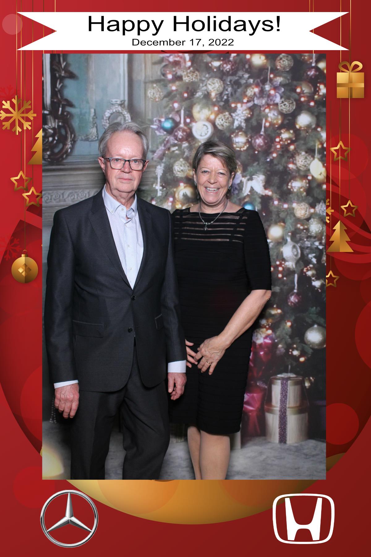 MB Burlington Christmas Party | View more photos from the event at gallery.myselfiemirror.ca/u/romanmyselfiemirrorca/MB-Burlington-Christmas-Party