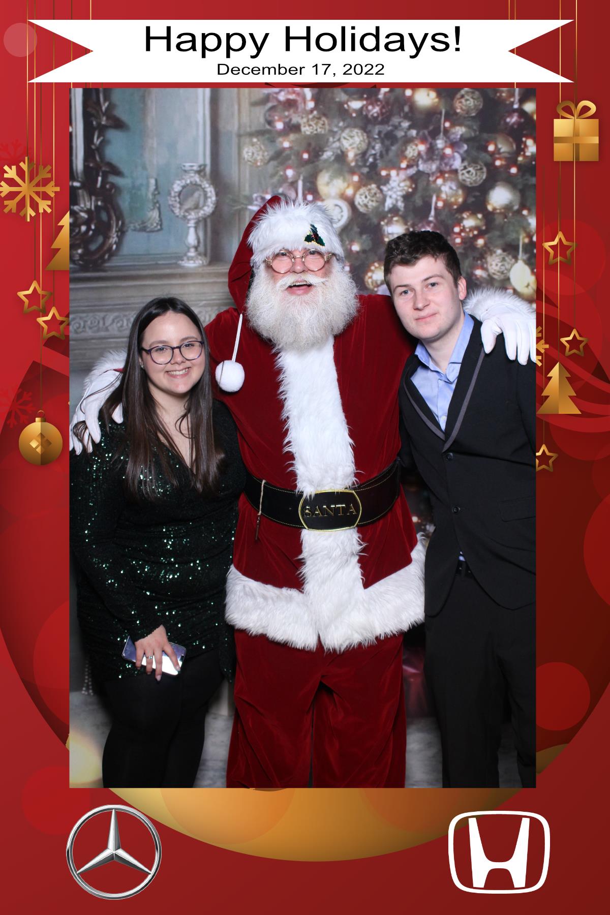 MB Burlington Christmas Party | View more photos from the event at gallery.myselfiemirror.ca/u/romanmyselfiemirrorca/MB-Burlington-Christmas-Party