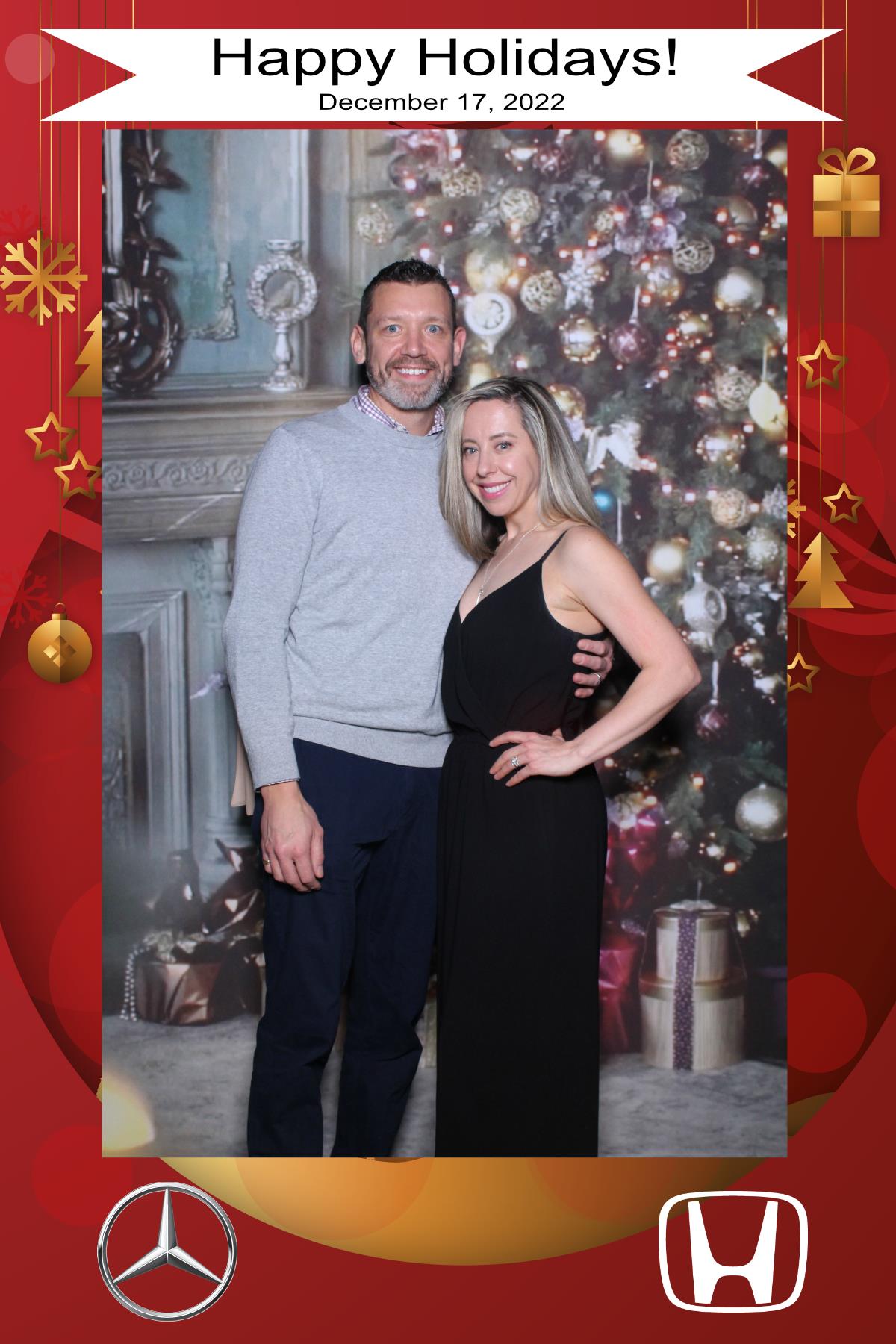 MB Burlington Christmas Party | View more photos from the event at gallery.myselfiemirror.ca/u/romanmyselfiemirrorca/MB-Burlington-Christmas-Party