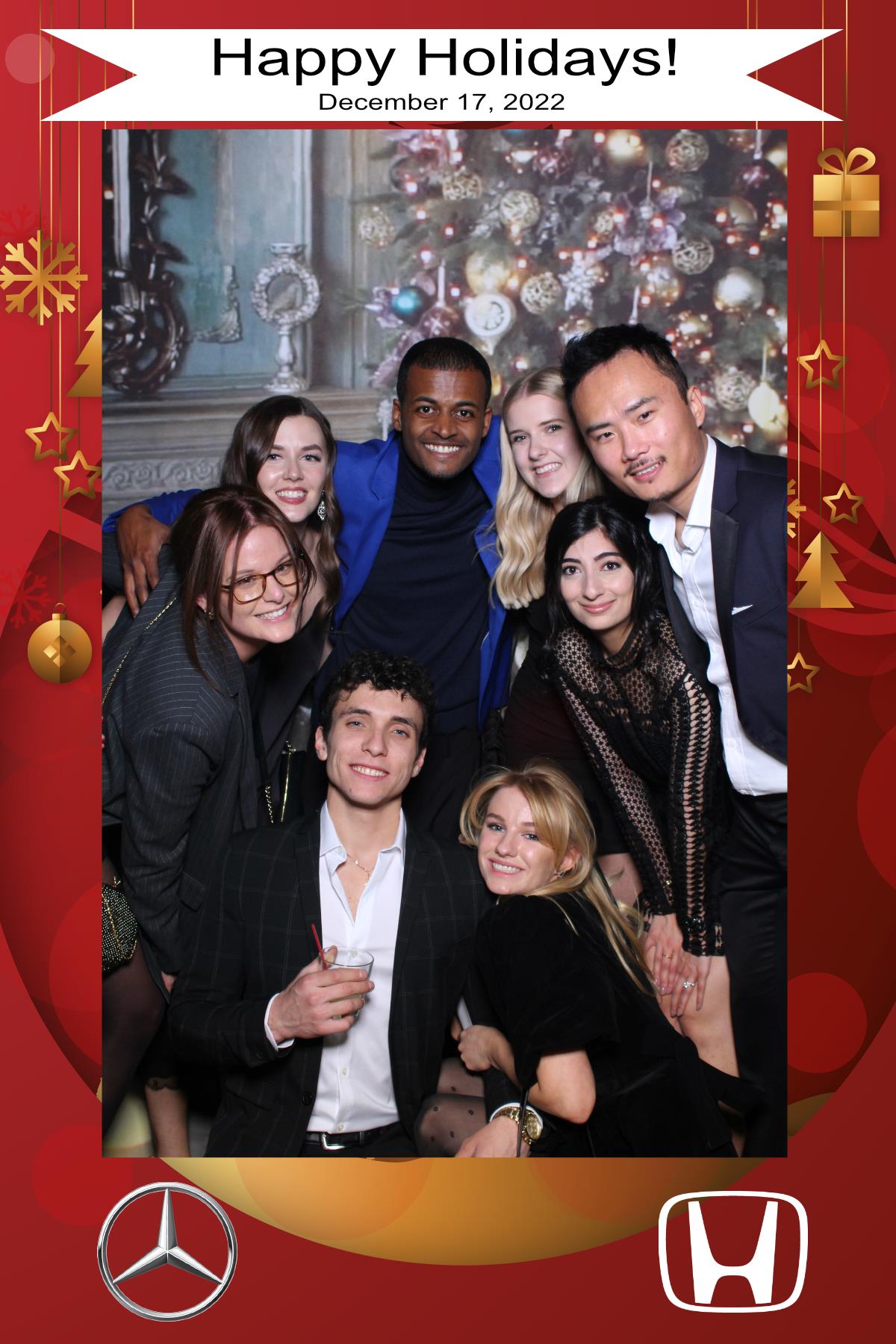 MB Burlington Christmas Party | View more photos from the event at gallery.myselfiemirror.ca/u/romanmyselfiemirrorca/MB-Burlington-Christmas-Party