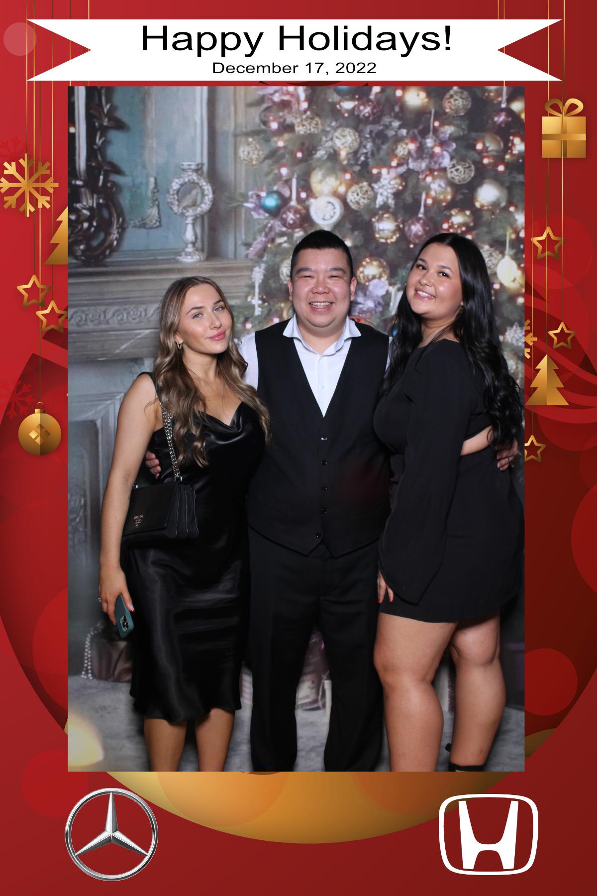 MB Burlington Christmas Party | View more photos from the event at gallery.myselfiemirror.ca/u/romanmyselfiemirrorca/MB-Burlington-Christmas-Party