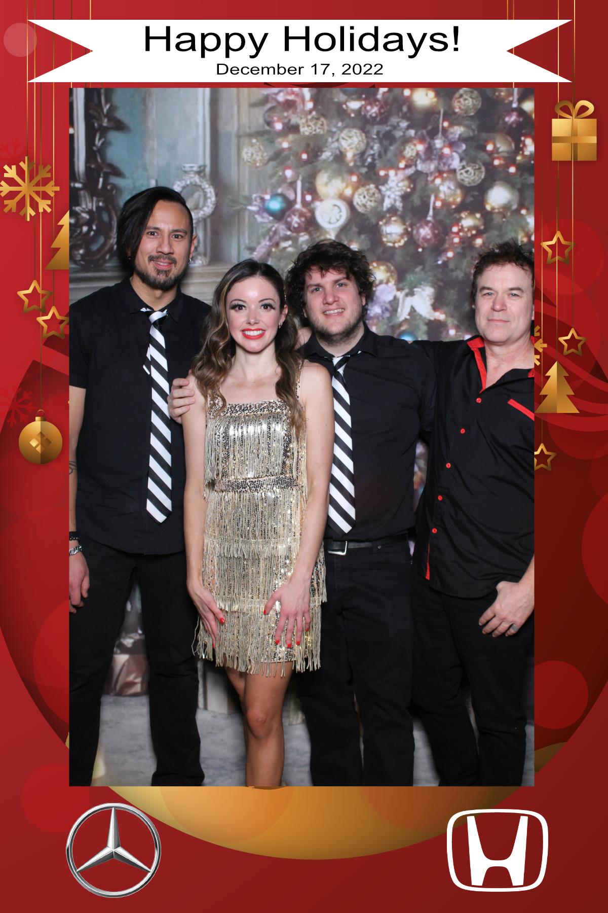 MB Burlington Christmas Party | View more photos from the event at gallery.myselfiemirror.ca/u/romanmyselfiemirrorca/MB-Burlington-Christmas-Party