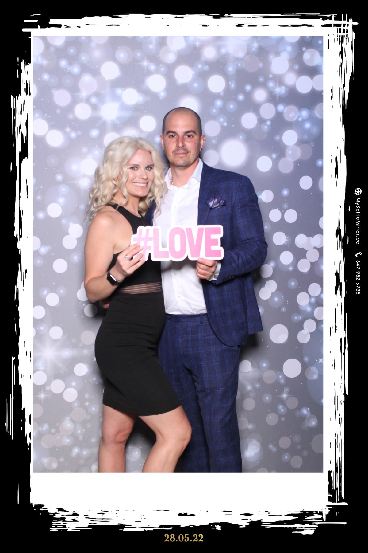 Masha & Kyle | View more photos from the event at gallery.myselfiemirror.ca/u/romanmyselfiemirrorca/Masha-Kyle