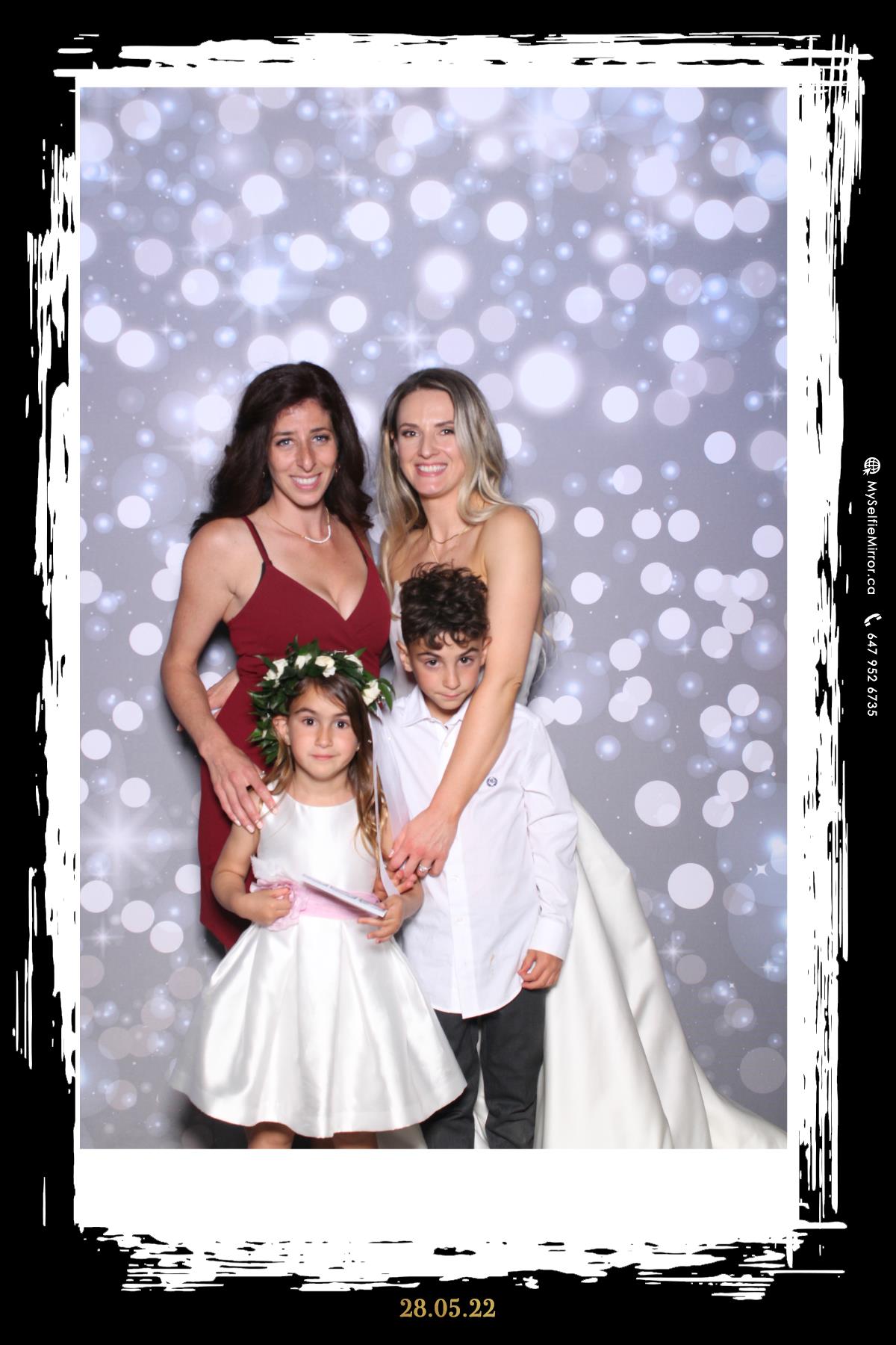 Masha & Kyle | View more photos from the event at gallery.myselfiemirror.ca/u/romanmyselfiemirrorca/Masha-Kyle