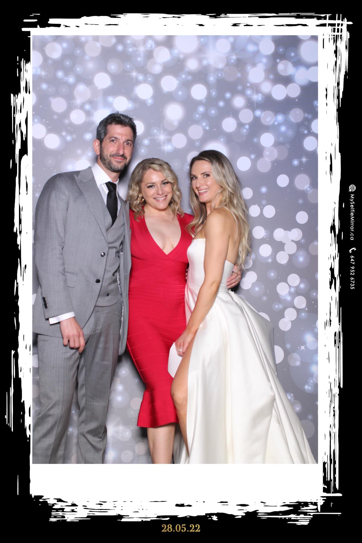 Masha & Kyle | View more photos from the event at gallery.myselfiemirror.ca/u/romanmyselfiemirrorca/Masha-Kyle