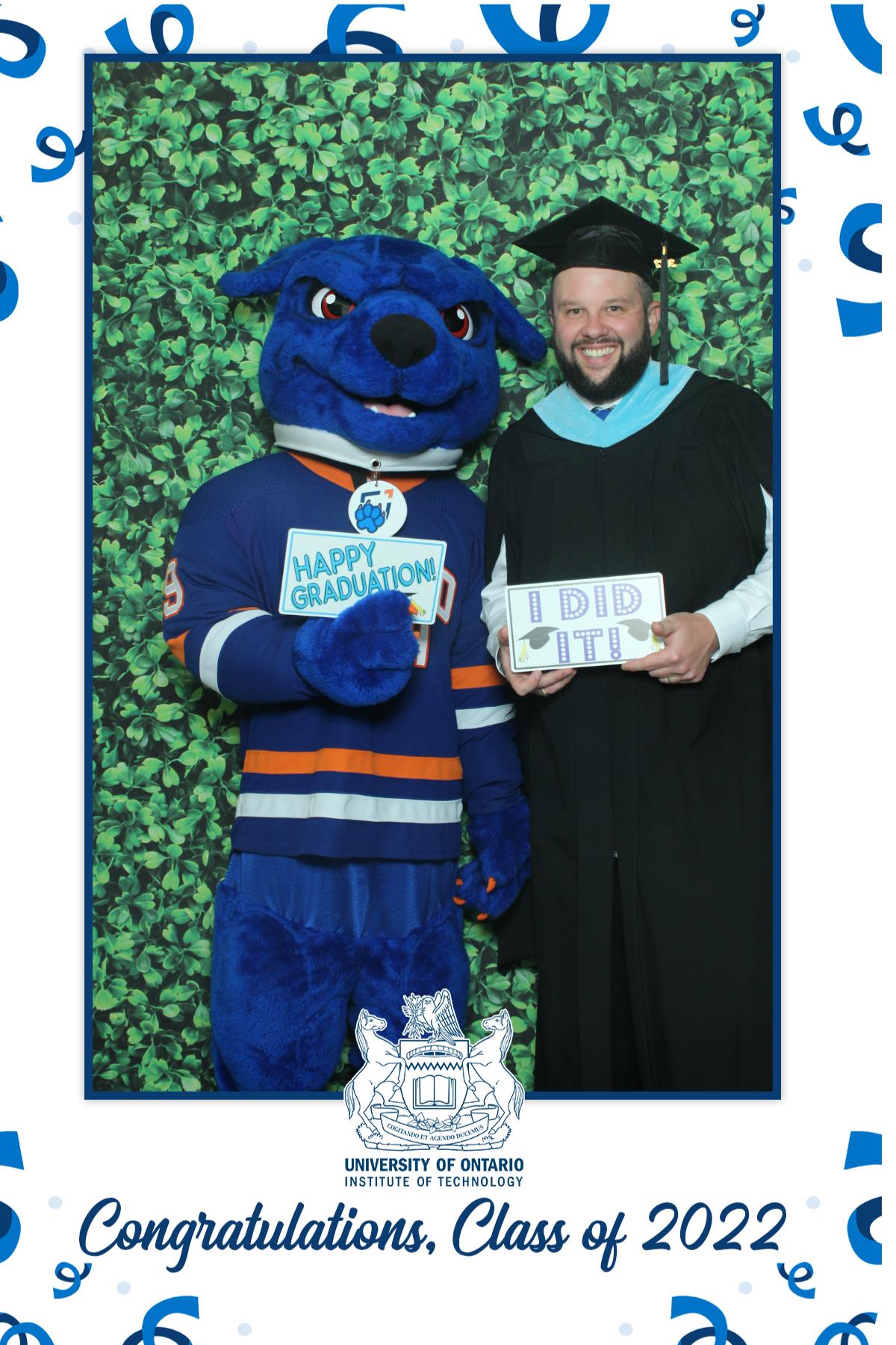 Ontario University Convocation 2022 | View more photos from the event at gallery.myselfiemirror.ca/u/romanmyselfiemirrorca/Ontario-University-Convocation-2022
