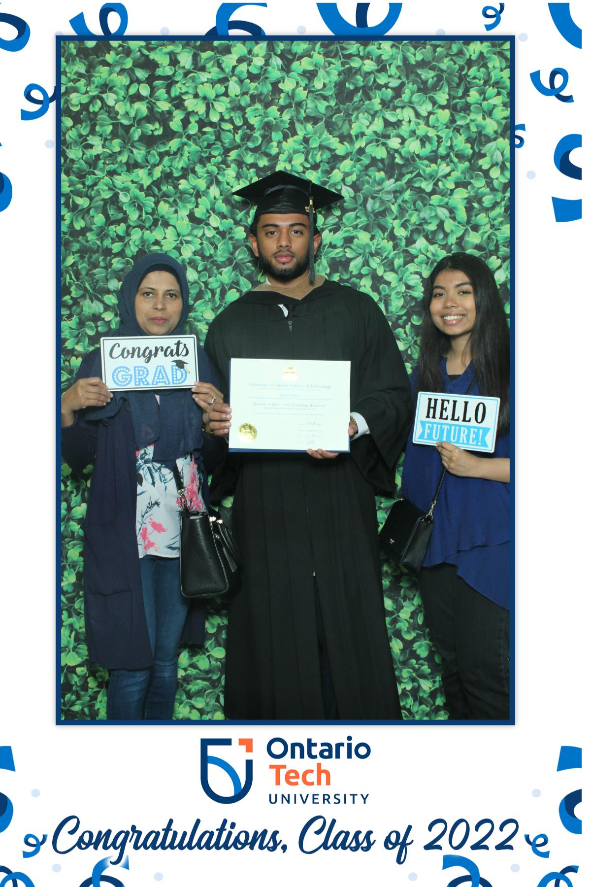 Ontario University Convocation 2022 | View more photos from the event at gallery.myselfiemirror.ca/u/romanmyselfiemirrorca/Ontario-University-Convocation-2022