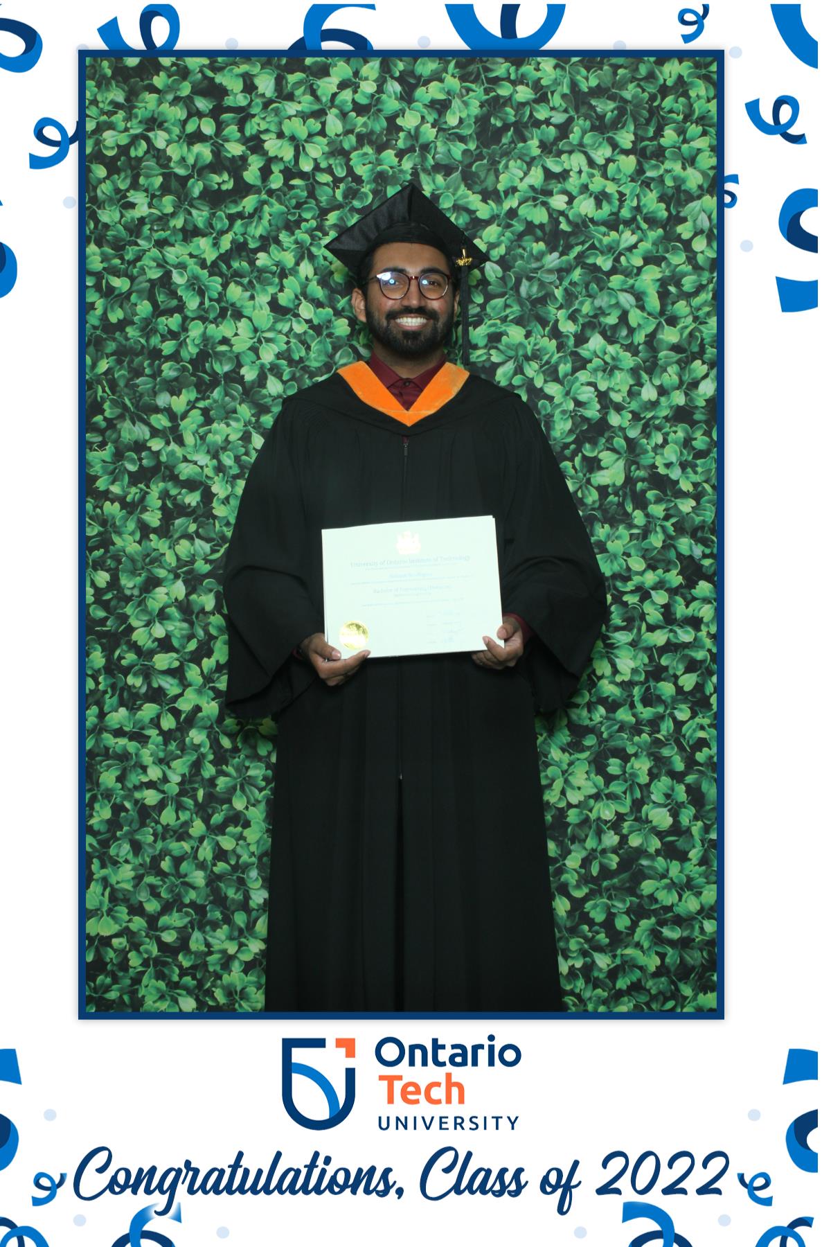 Ontario University Convocation 2022 | View more photos from the event at gallery.myselfiemirror.ca/u/romanmyselfiemirrorca/Ontario-University-Convocation-2022