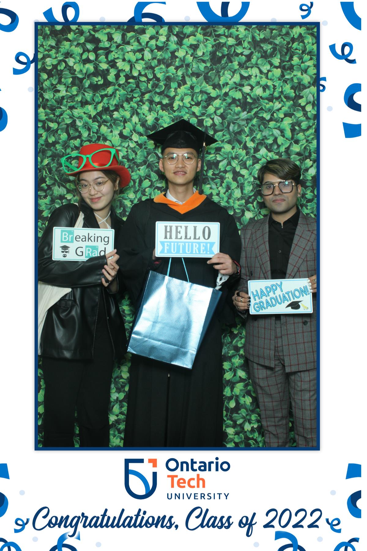 Ontario University Convocation 2022 | View more photos from the event at gallery.myselfiemirror.ca/u/romanmyselfiemirrorca/Ontario-University-Convocation-2022