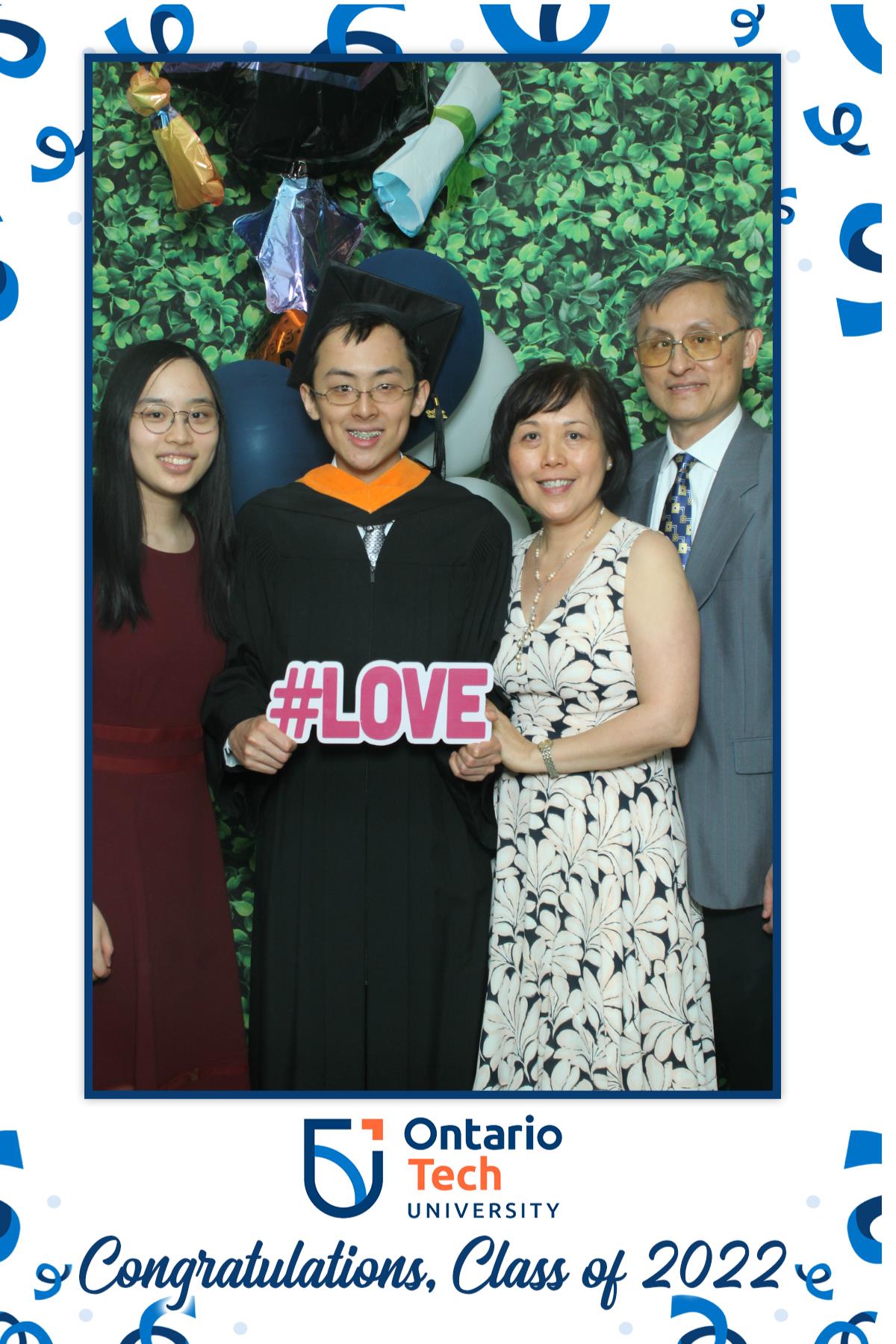 Ontario University Convocation 2022 | View more photos from the event at gallery.myselfiemirror.ca/u/romanmyselfiemirrorca/Ontario-University-Convocation-2022