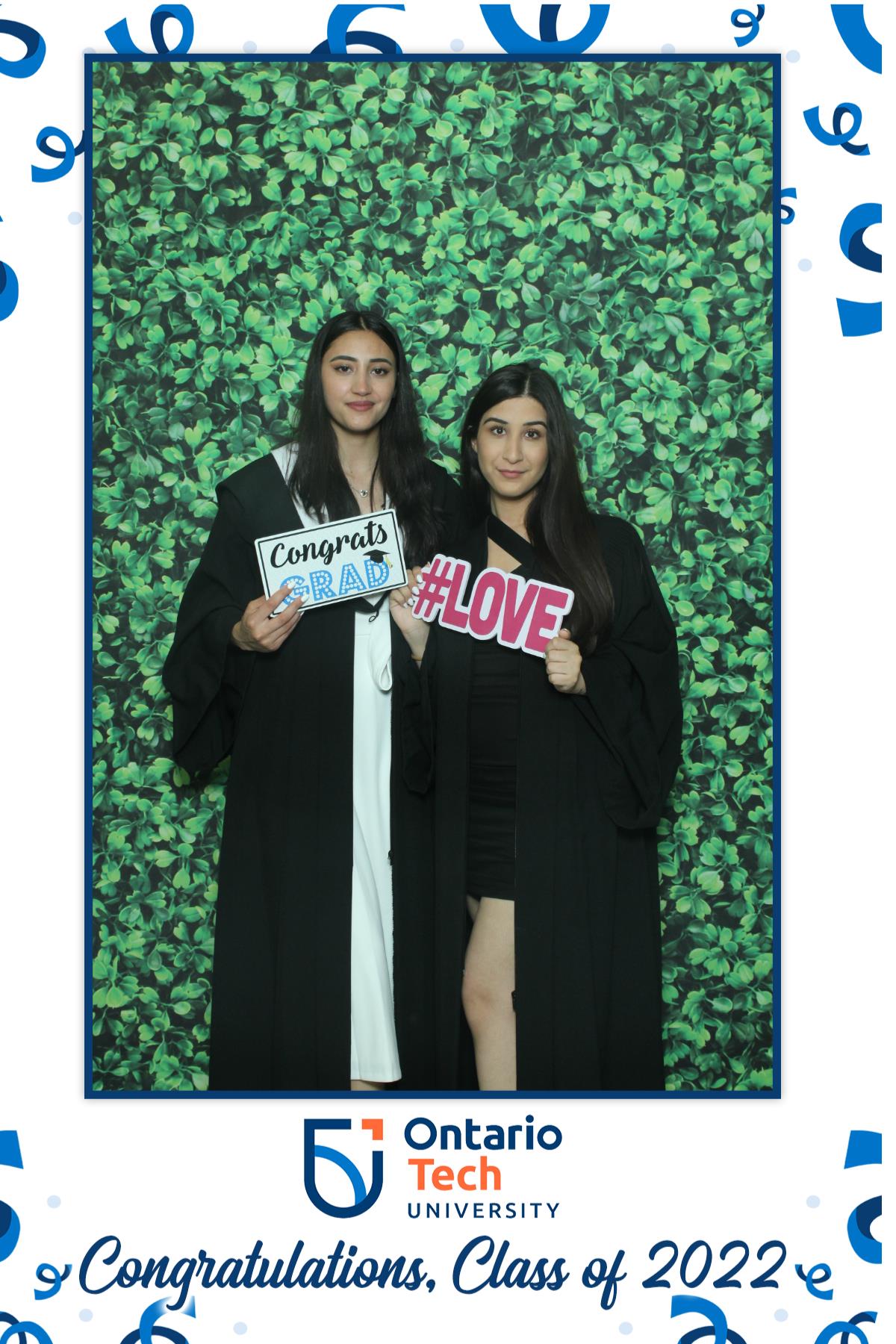 Ontario University Convocation 2022 | View more photos from the event at gallery.myselfiemirror.ca/u/romanmyselfiemirrorca/Ontario-University-Convocation-2022