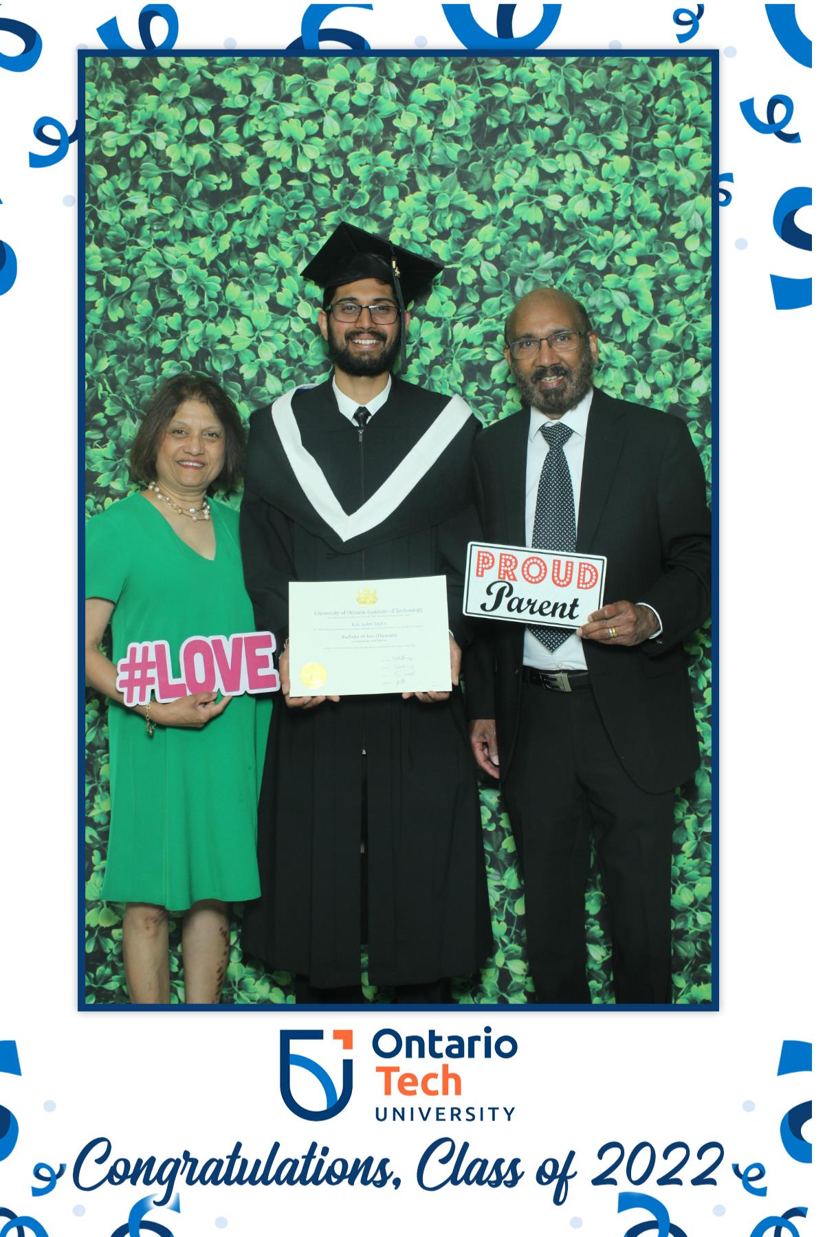 Ontario University Convocation 2022 | View more photos from the event at gallery.myselfiemirror.ca/u/romanmyselfiemirrorca/Ontario-University-Convocation-2022