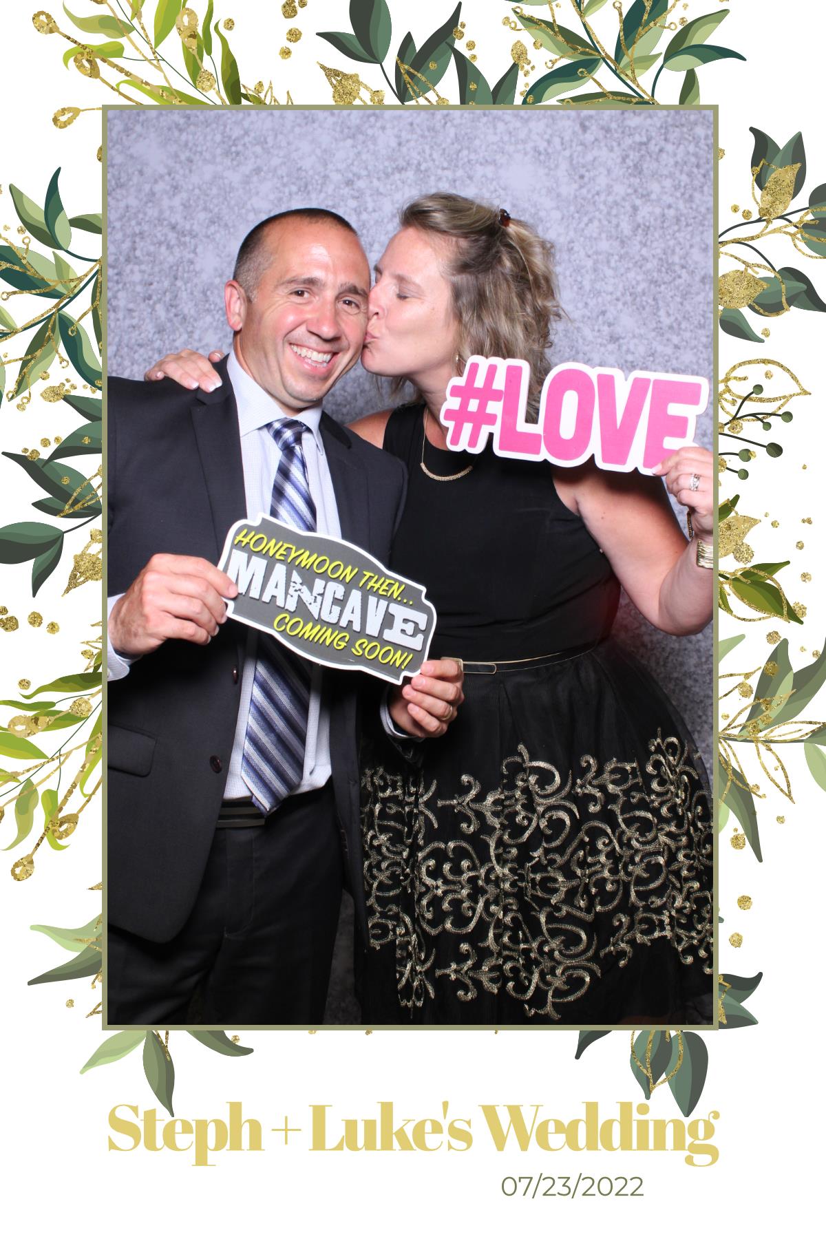 Steph & Luke | View more photos from the event at gallery.myselfiemirror.ca/u/romanmyselfiemirrorca/Steph-Luke