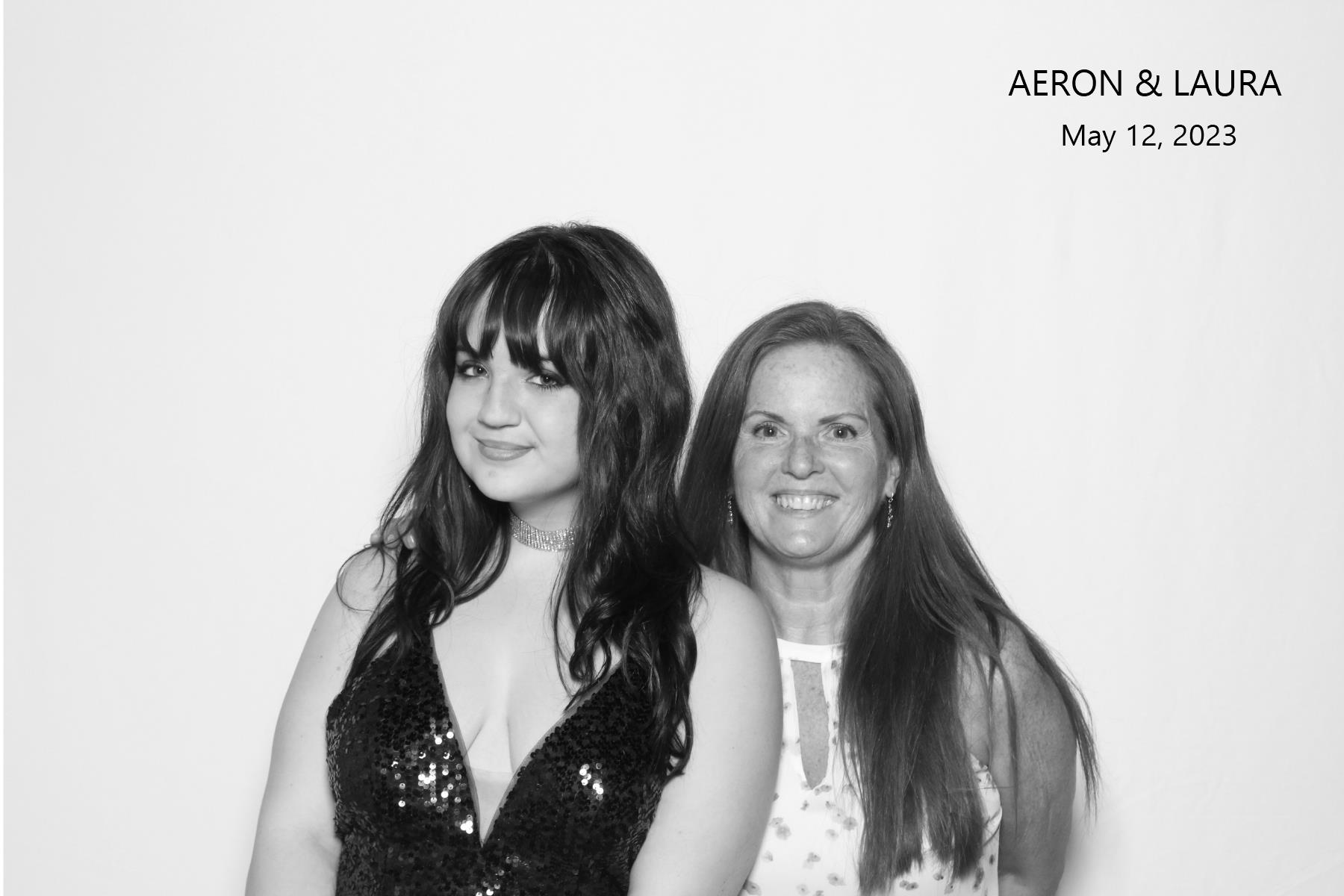 Aeron & Laura | View more photos from the event at gallery.myselfiemirror.ca/u/romanmyselfiemirrorca/Aeron-Laura