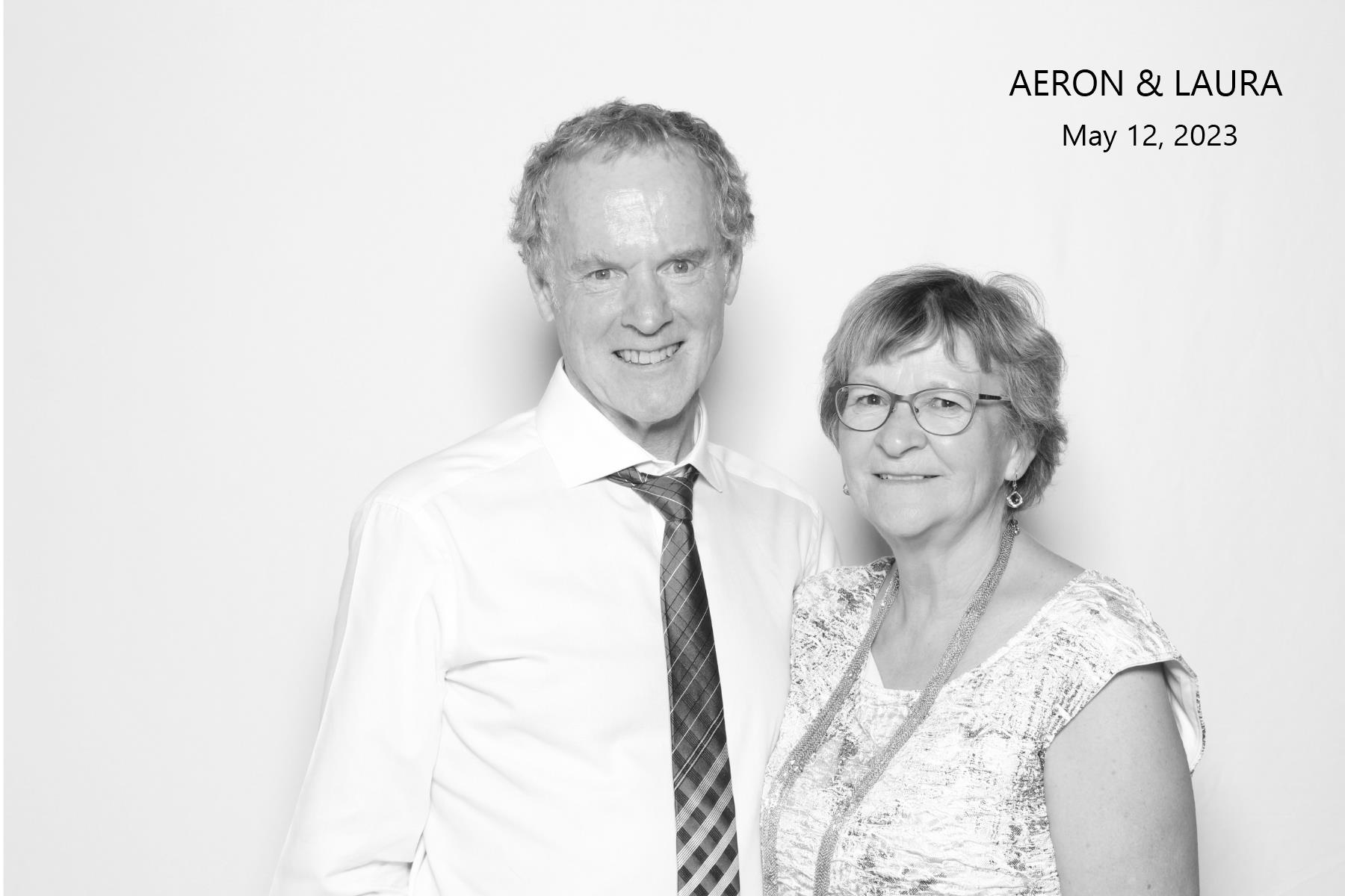 Aeron & Laura | View more photos from the event at gallery.myselfiemirror.ca/u/romanmyselfiemirrorca/Aeron-Laura