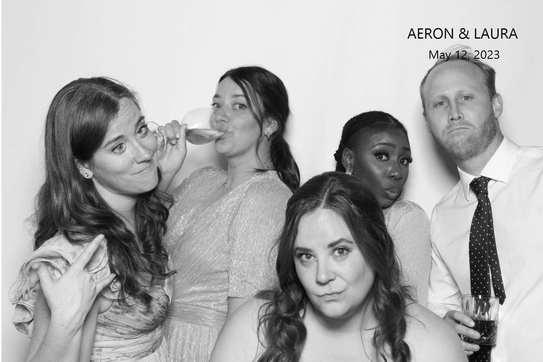 Aeron & Laura | View more photos from the event at gallery.myselfiemirror.ca/u/romanmyselfiemirrorca/Aeron-Laura