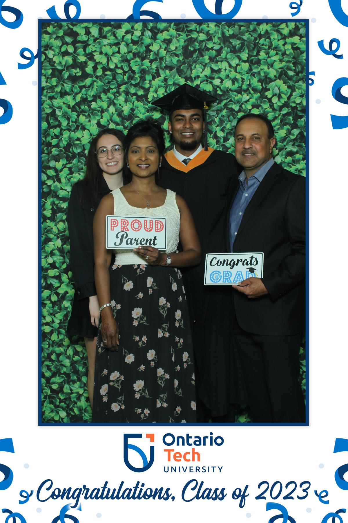 Annual Convocation | View more photos from the event at gallery.myselfiemirror.ca/u/romanmyselfiemirrorca/Annual-Convocation