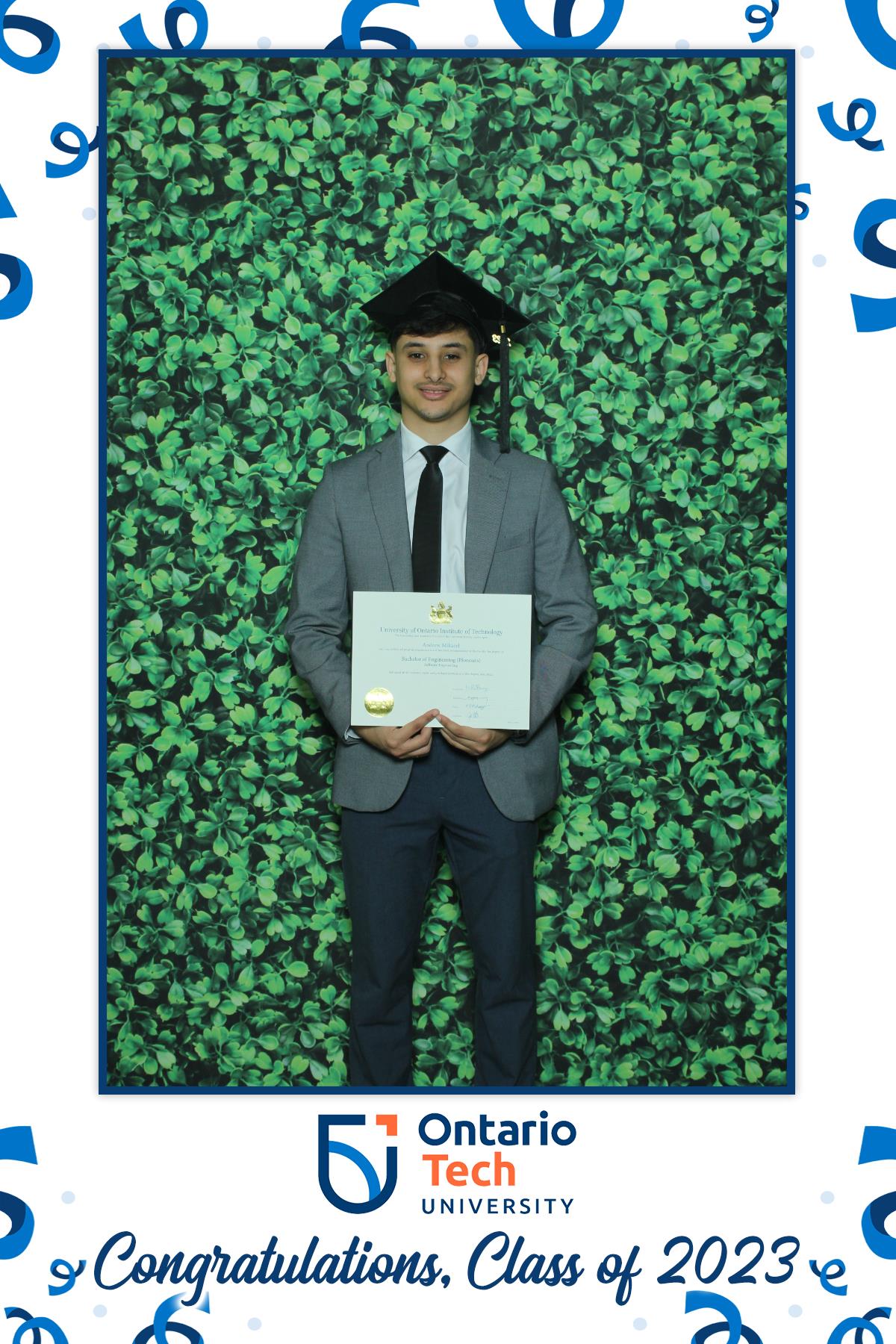 Annual Convocation | View more photos from the event at gallery.myselfiemirror.ca/u/romanmyselfiemirrorca/Annual-Convocation