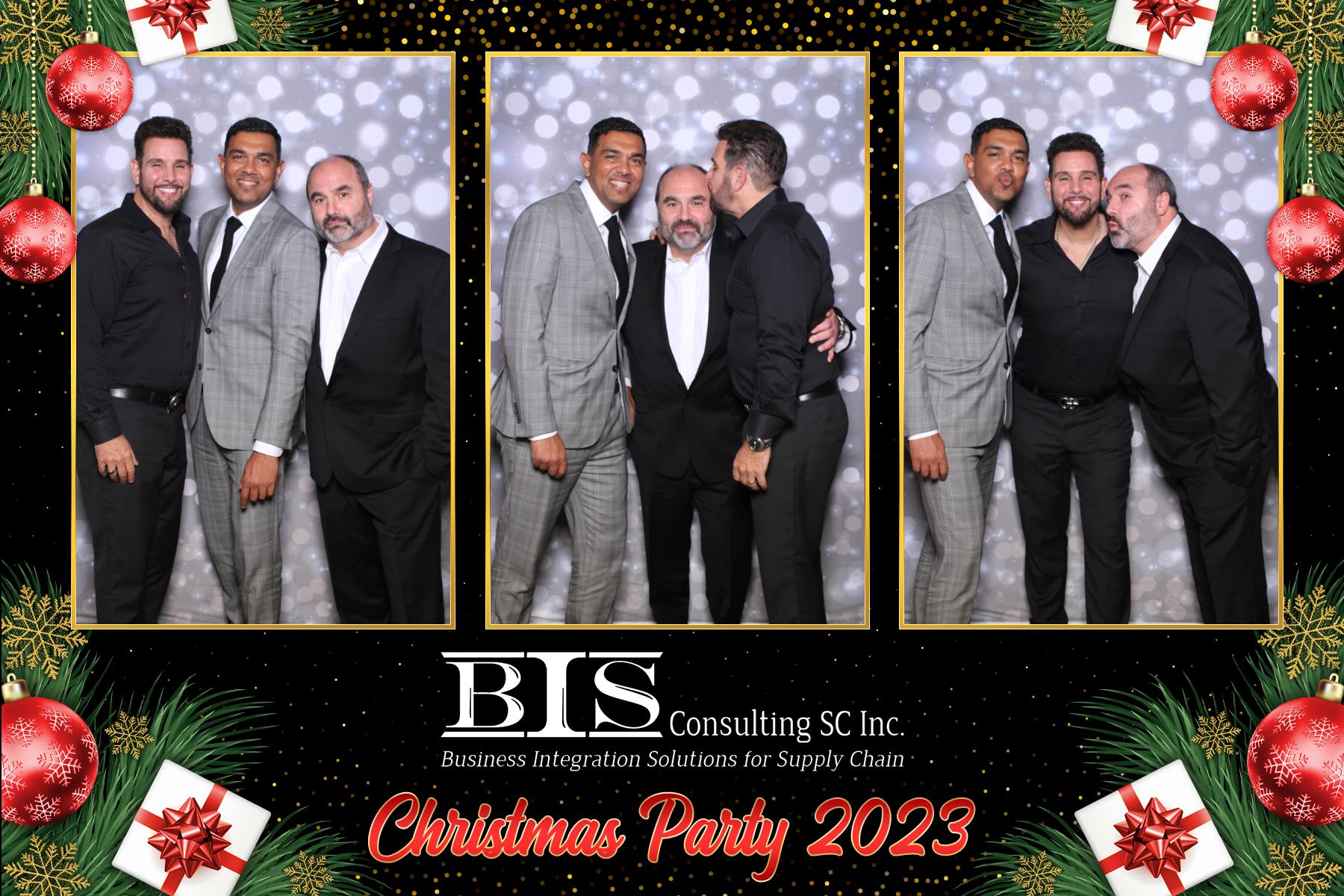 BIS Christmas 2023  | View more photos from the event at gallery.myselfiemirror.ca/u/romanmyselfiemirrorca/BIS-Christmas-2023