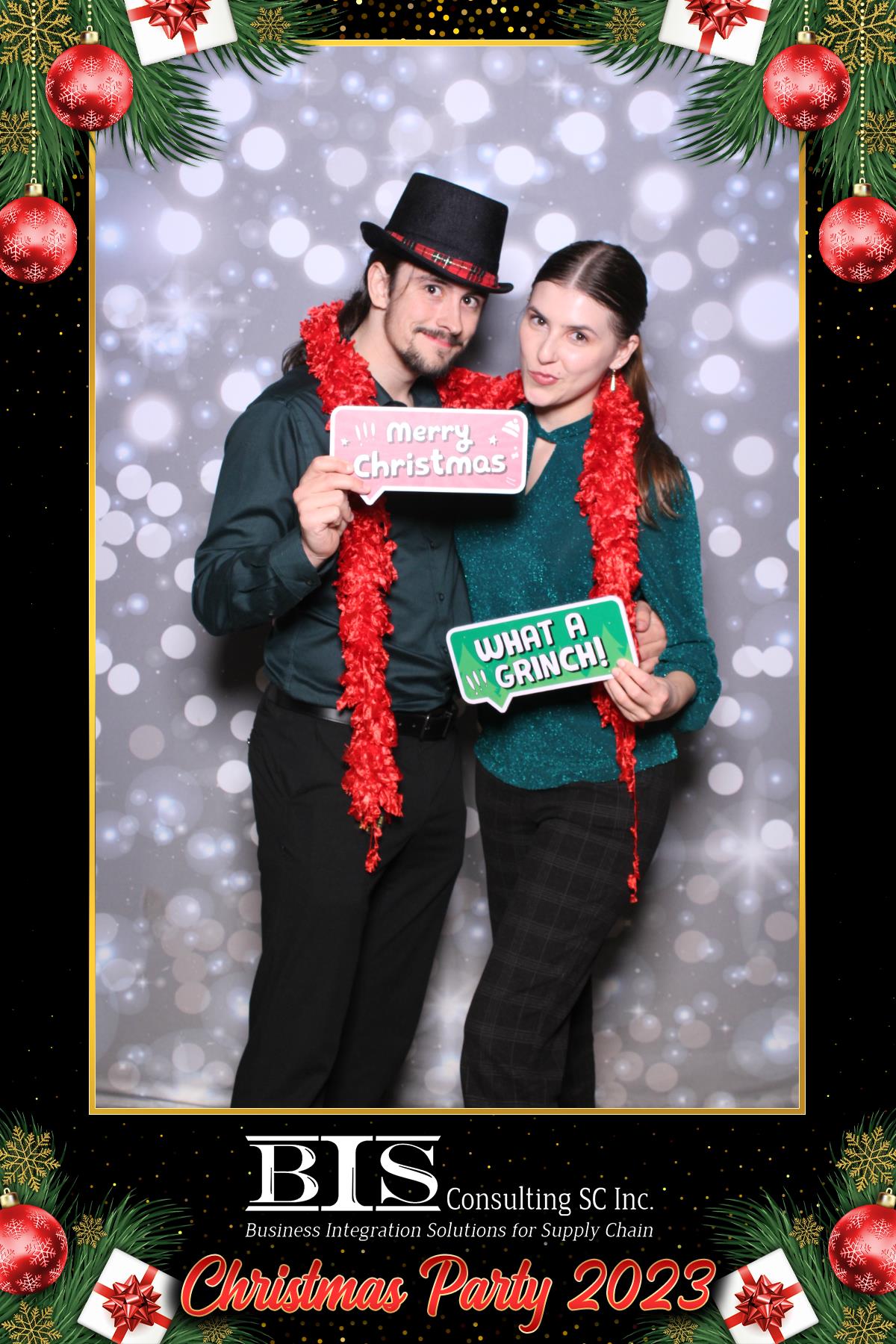 BIS Christmas 2023  | View more photos from the event at gallery.myselfiemirror.ca/u/romanmyselfiemirrorca/BIS-Christmas-2023