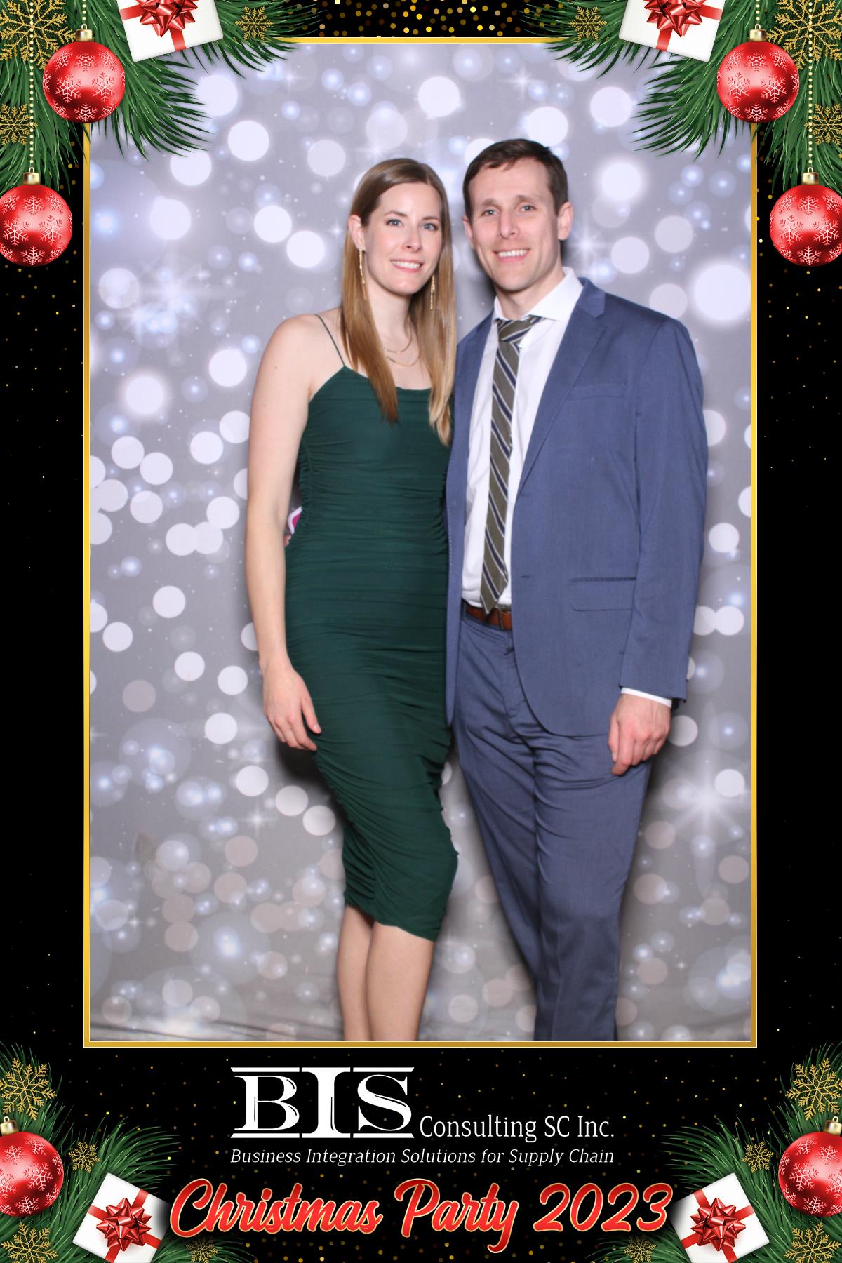 BIS Christmas 2023  | View more photos from the event at gallery.myselfiemirror.ca/u/romanmyselfiemirrorca/BIS-Christmas-2023