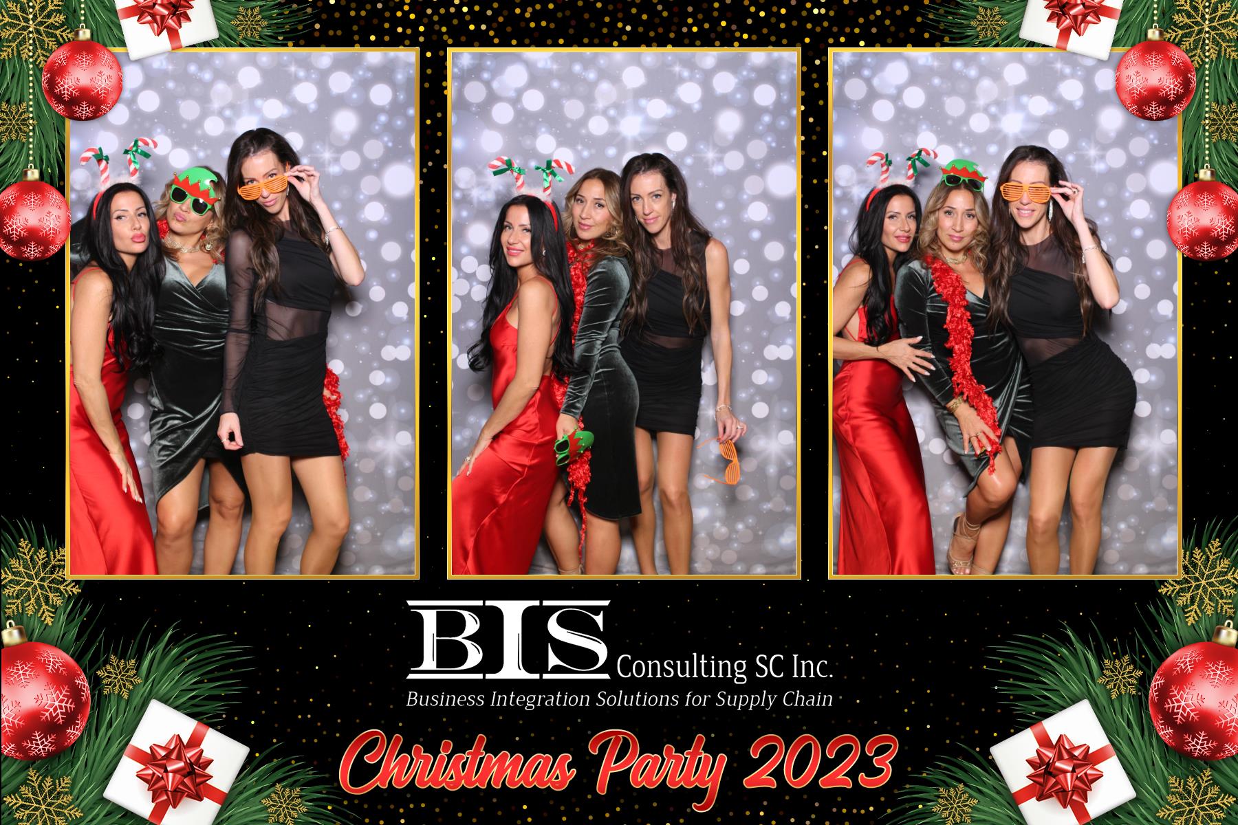BIS Christmas 2023  | View more photos from the event at gallery.myselfiemirror.ca/u/romanmyselfiemirrorca/BIS-Christmas-2023