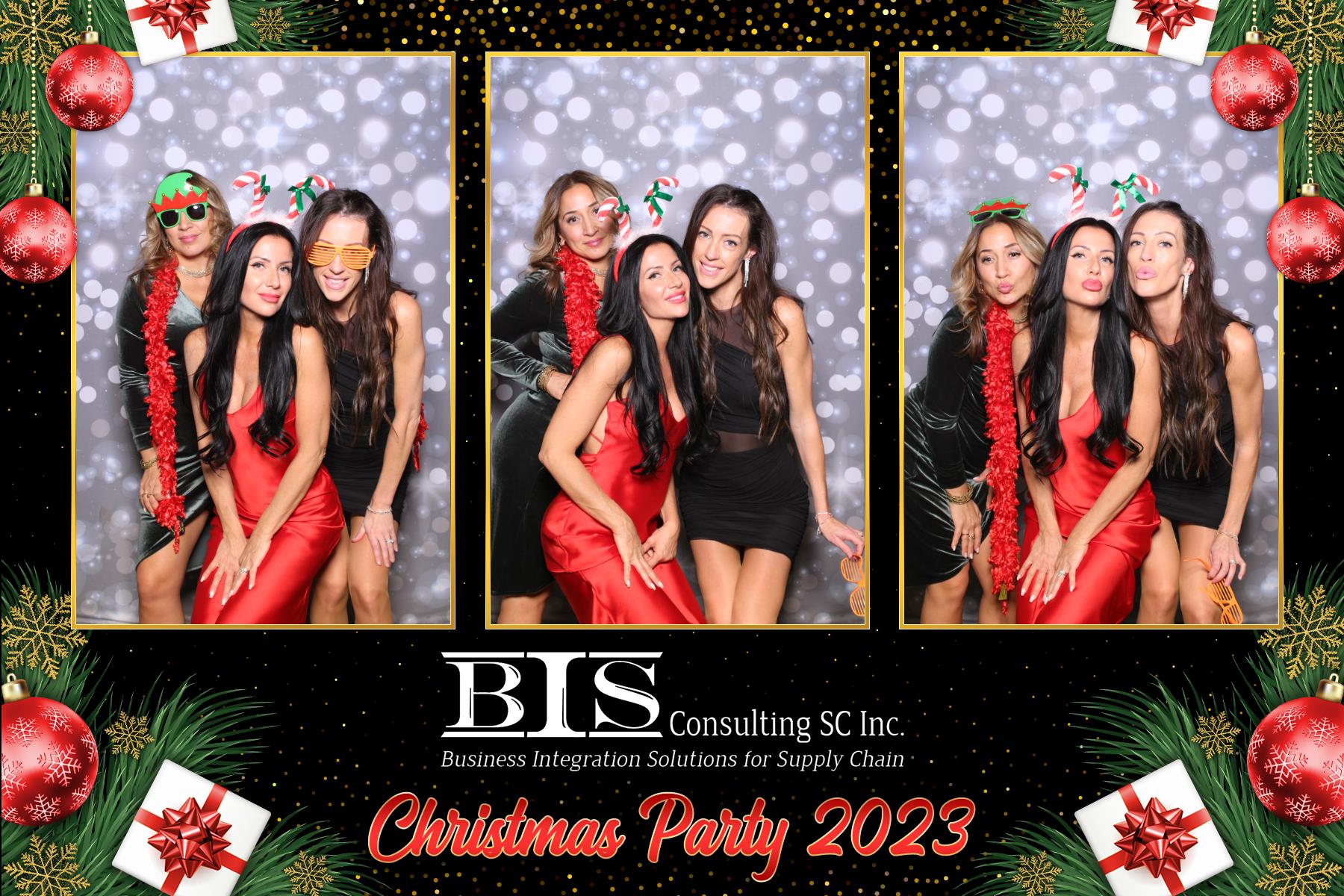 BIS Christmas 2023  | View more photos from the event at gallery.myselfiemirror.ca/u/romanmyselfiemirrorca/BIS-Christmas-2023