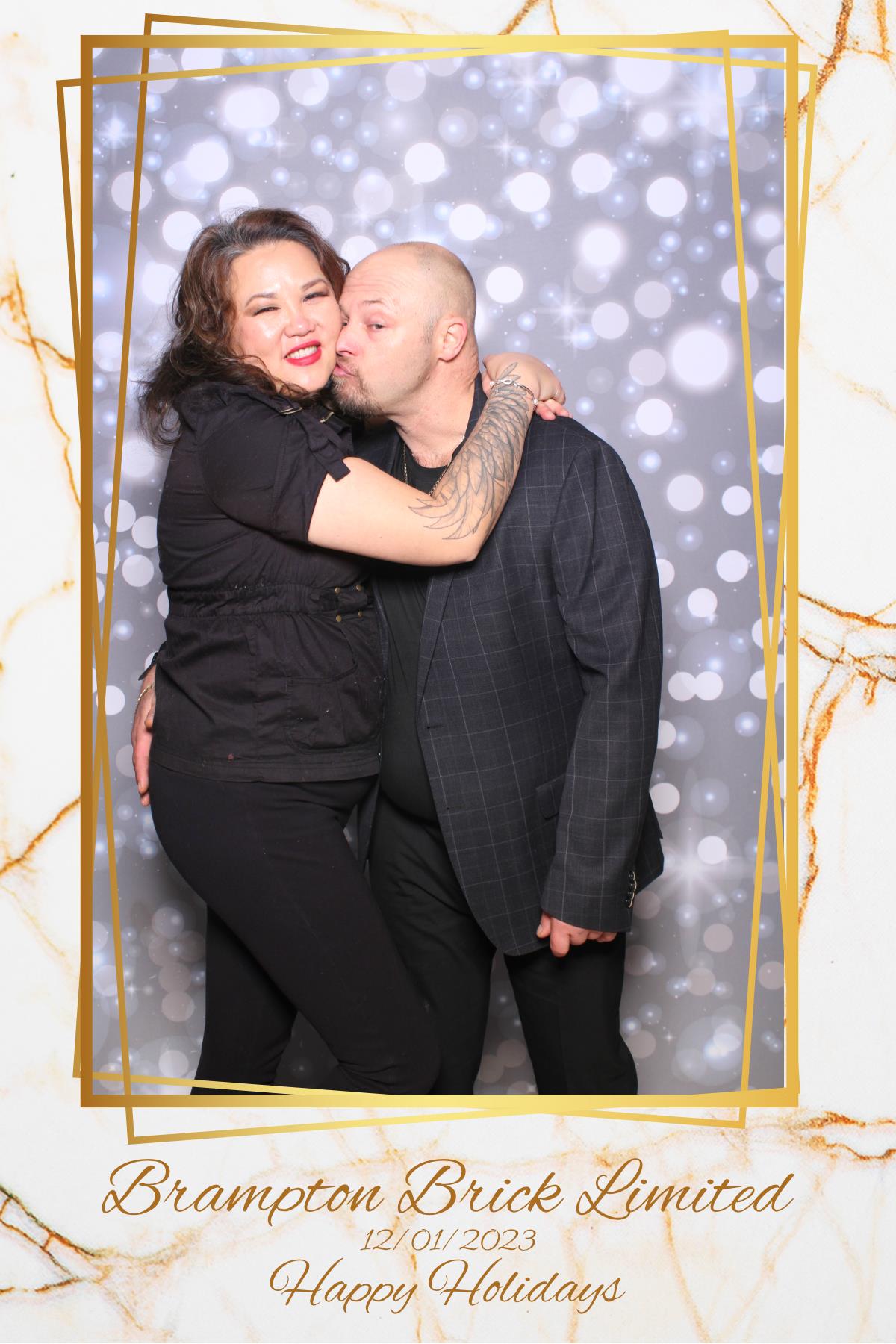 Brampton Brick Limited Holiday Party | View more photos from the event at gallery.myselfiemirror.ca/u/romanmyselfiemirrorca/Brampton-Brick-Limited-Holiday-Party