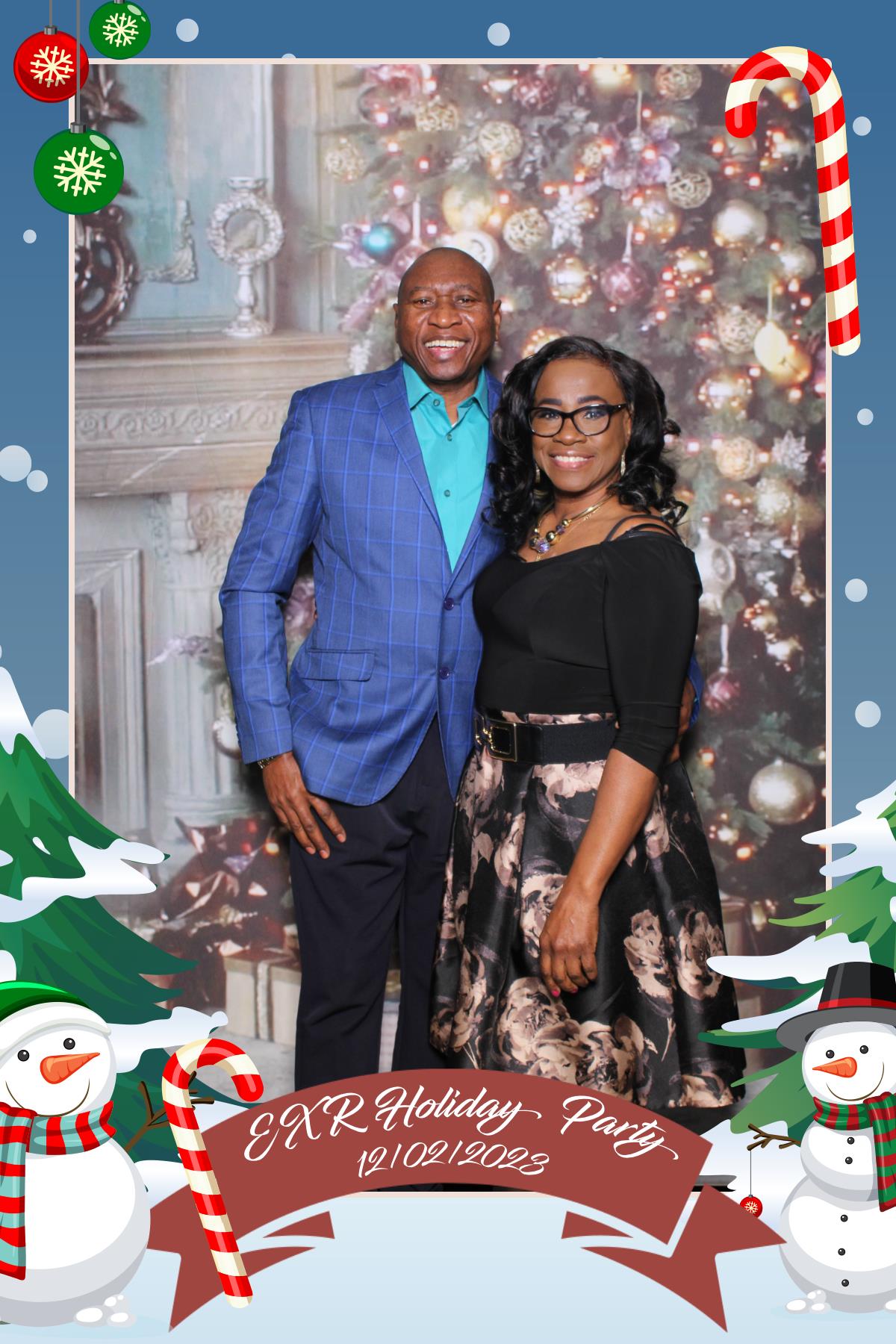 EXR Holiday Party  | View more photos from the event at gallery.myselfiemirror.ca/u/romanmyselfiemirrorca/EXR-Holiday-Party