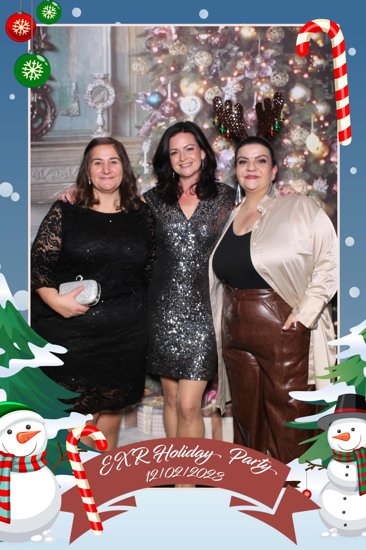 EXR Holiday Party  | View more photos from the event at gallery.myselfiemirror.ca/u/romanmyselfiemirrorca/EXR-Holiday-Party