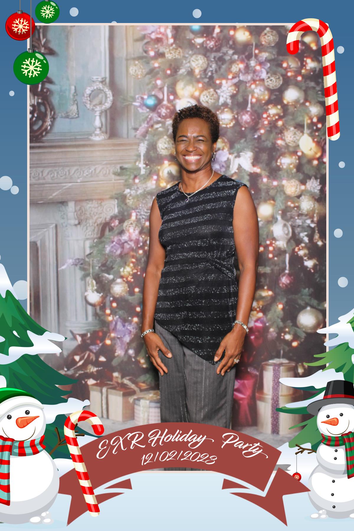 EXR Holiday Party  | View more photos from the event at gallery.myselfiemirror.ca/u/romanmyselfiemirrorca/EXR-Holiday-Party