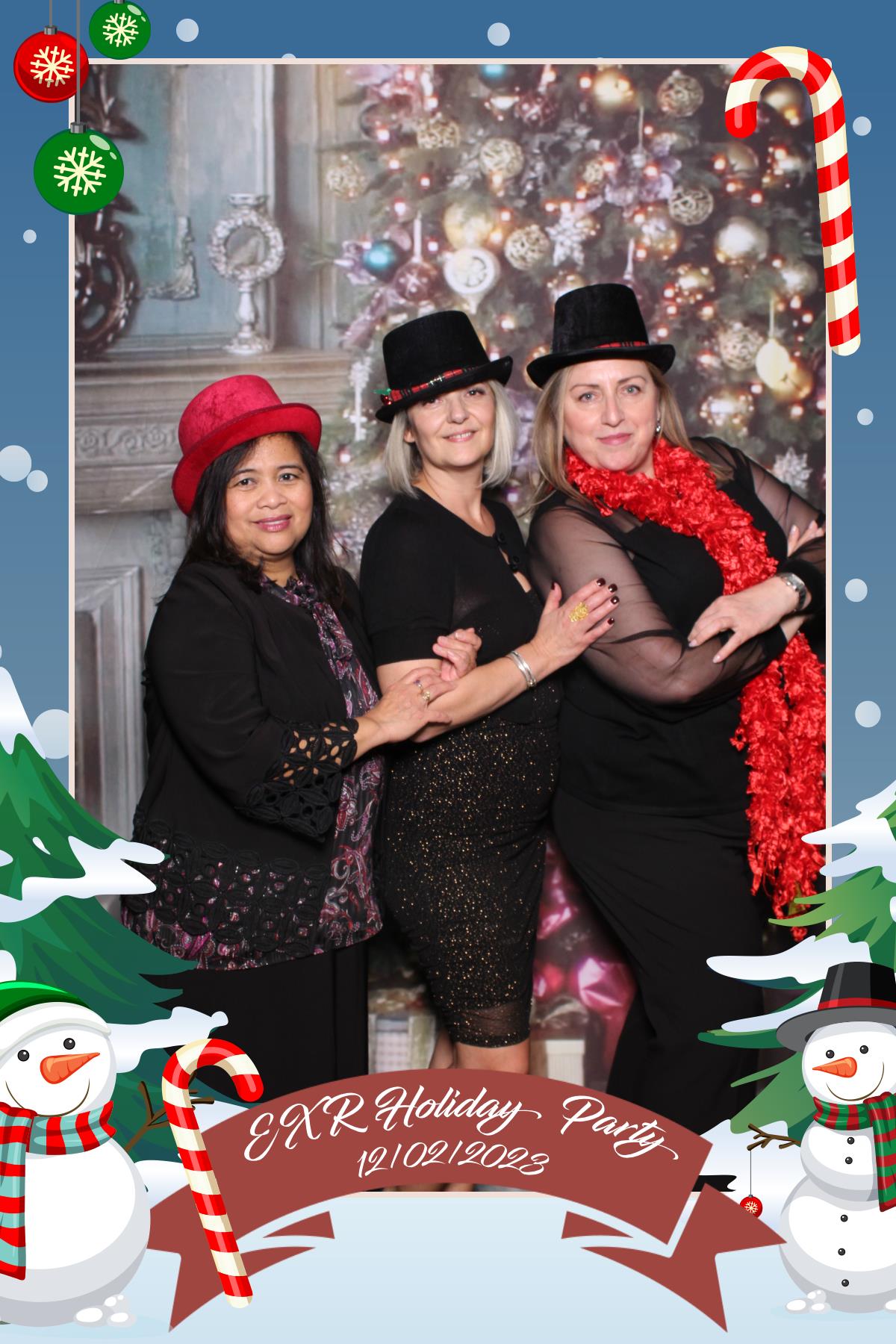 EXR Holiday Party  | View more photos from the event at gallery.myselfiemirror.ca/u/romanmyselfiemirrorca/EXR-Holiday-Party