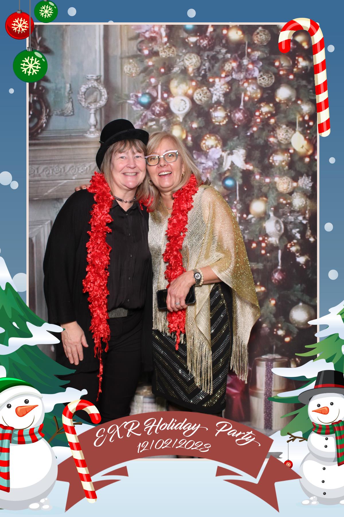 EXR Holiday Party  | View more photos from the event at gallery.myselfiemirror.ca/u/romanmyselfiemirrorca/EXR-Holiday-Party