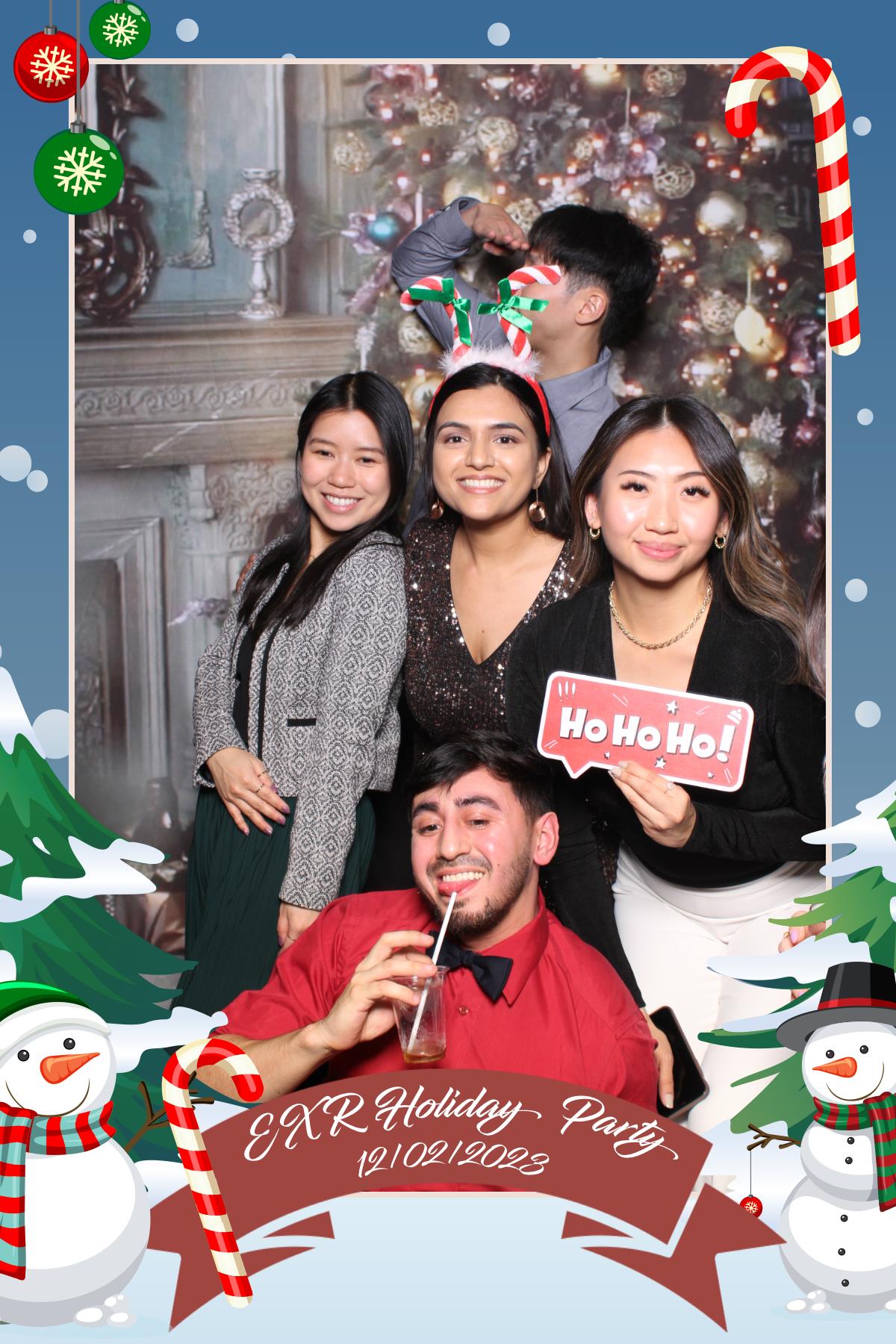 EXR Holiday Party  | View more photos from the event at gallery.myselfiemirror.ca/u/romanmyselfiemirrorca/EXR-Holiday-Party