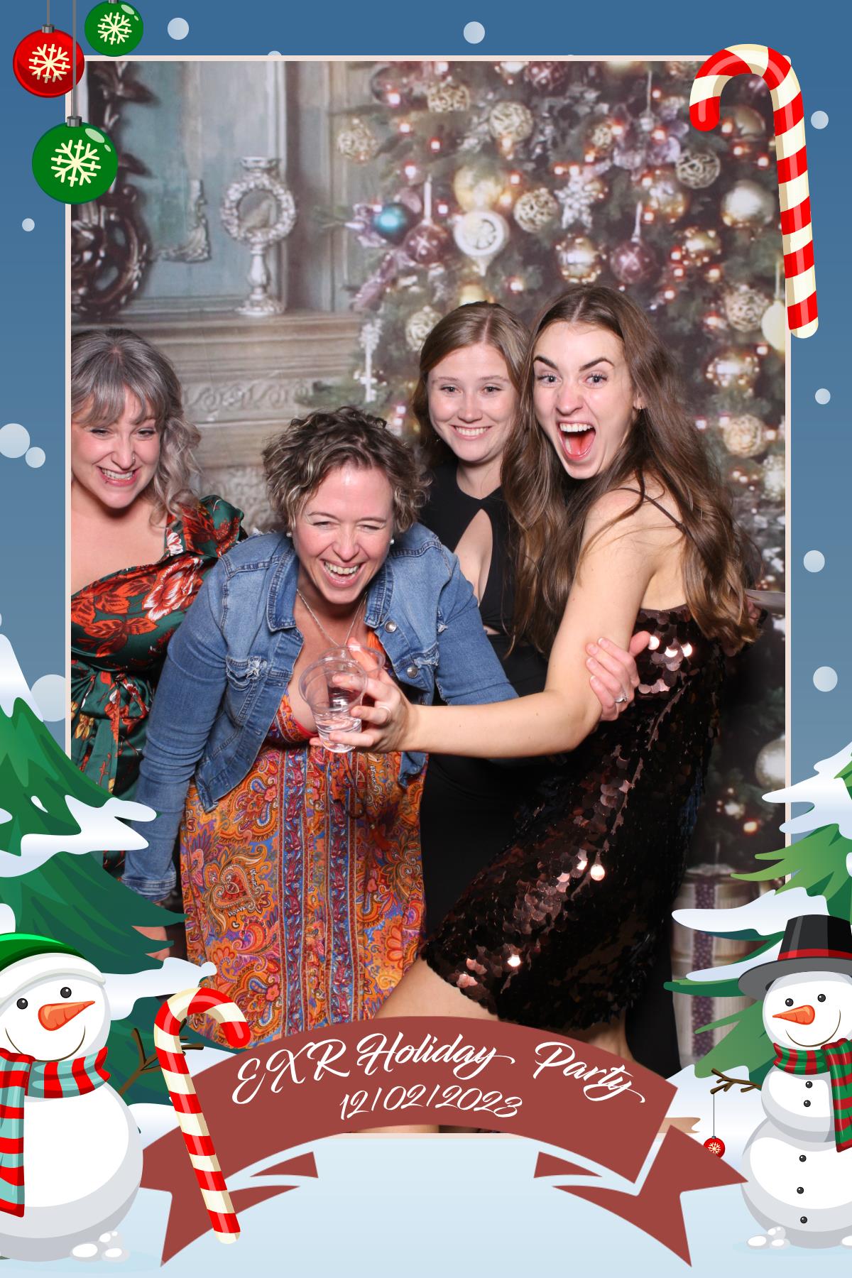 EXR Holiday Party  | View more photos from the event at gallery.myselfiemirror.ca/u/romanmyselfiemirrorca/EXR-Holiday-Party