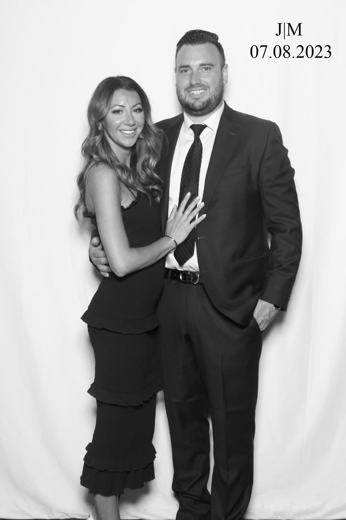 Jessica & Mark  | View more photos from the event at gallery.myselfiemirror.ca/u/romanmyselfiemirrorca/Jessica-Mark