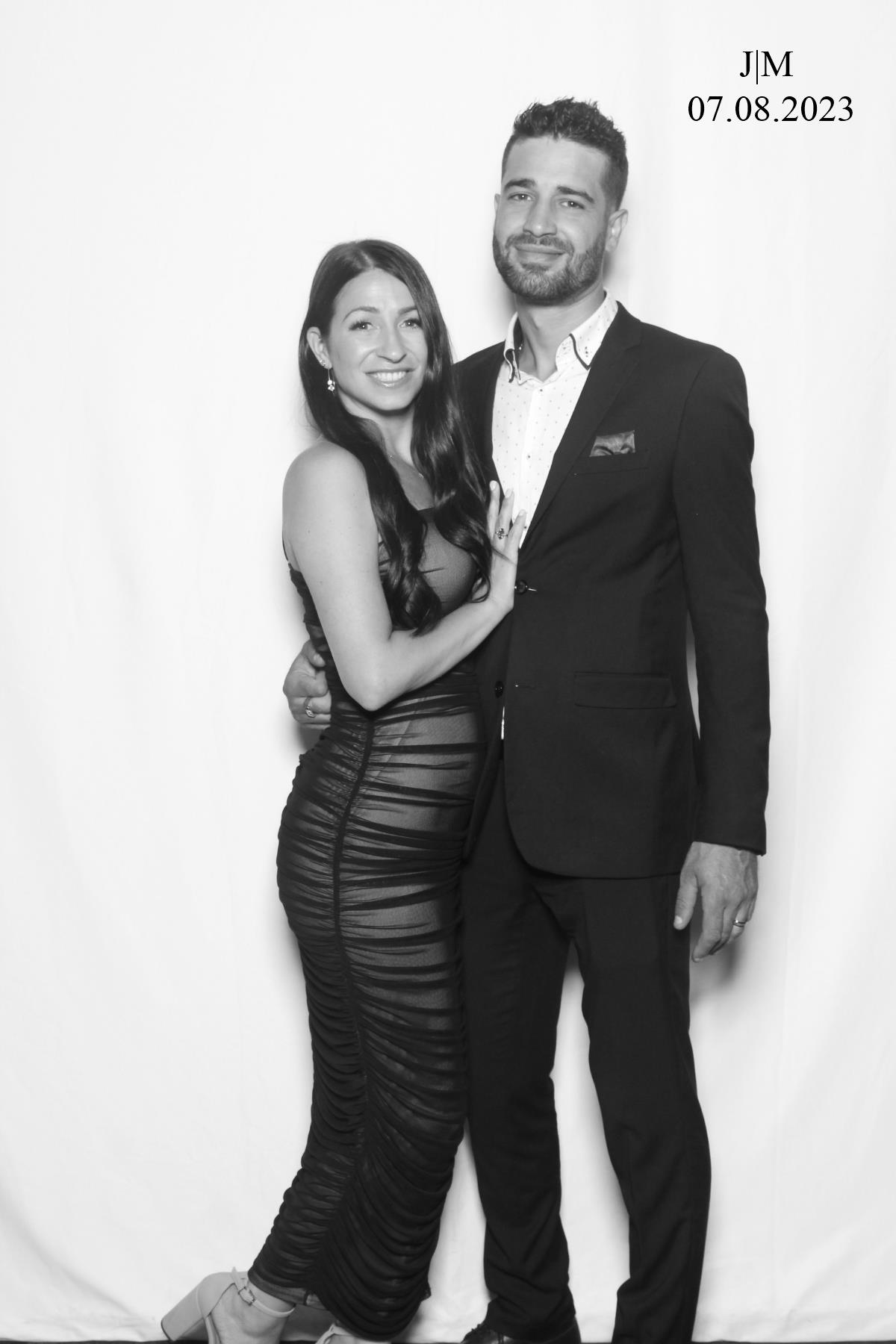 Jessica & Mark  | View more photos from the event at gallery.myselfiemirror.ca/u/romanmyselfiemirrorca/Jessica-Mark
