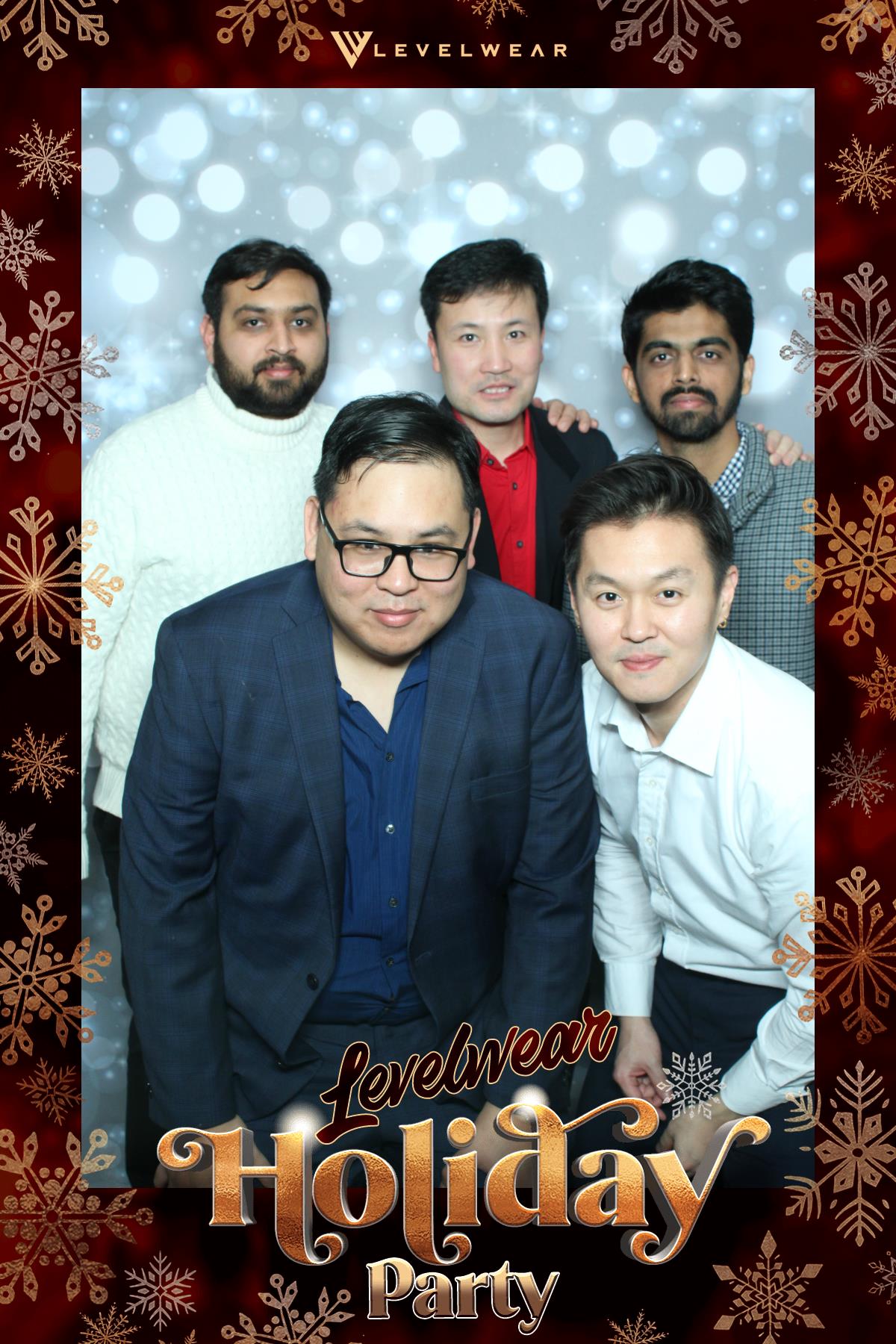 Levelwear Holiday Party | View more photos from the event at gallery.myselfiemirror.ca/u/romanmyselfiemirrorca/Levelwear-Holiday-Party