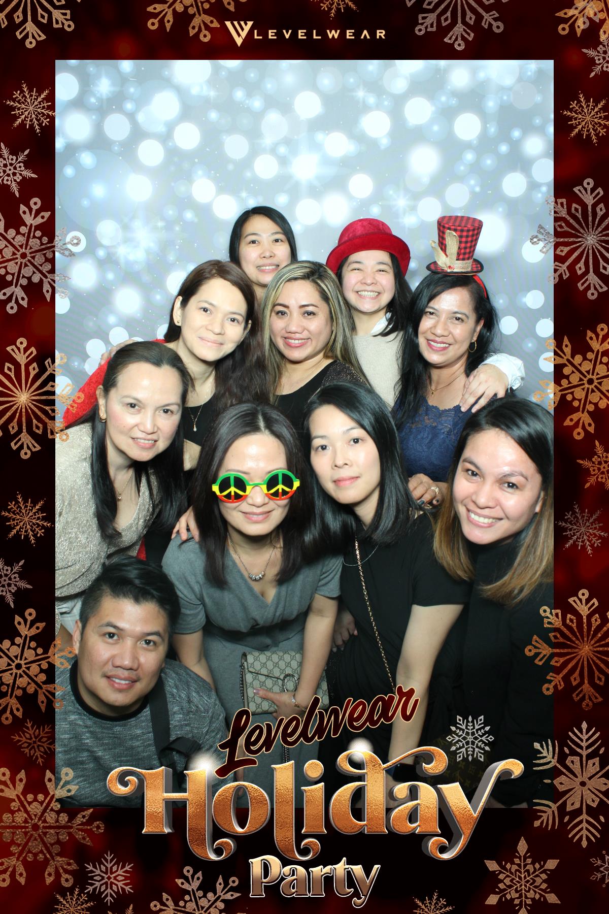 Levelwear Holiday Party | View more photos from the event at gallery.myselfiemirror.ca/u/romanmyselfiemirrorca/Levelwear-Holiday-Party