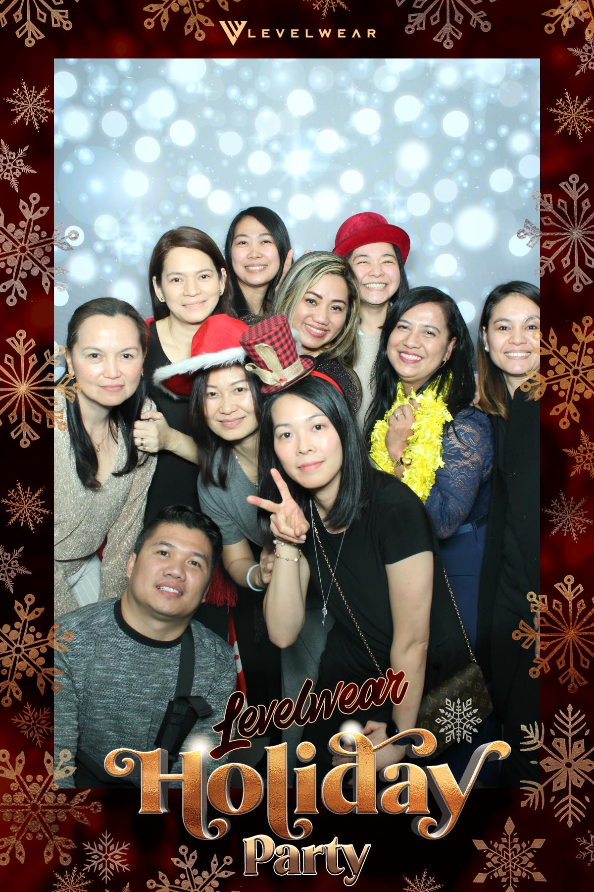Levelwear Holiday Party | View more photos from the event at gallery.myselfiemirror.ca/u/romanmyselfiemirrorca/Levelwear-Holiday-Party