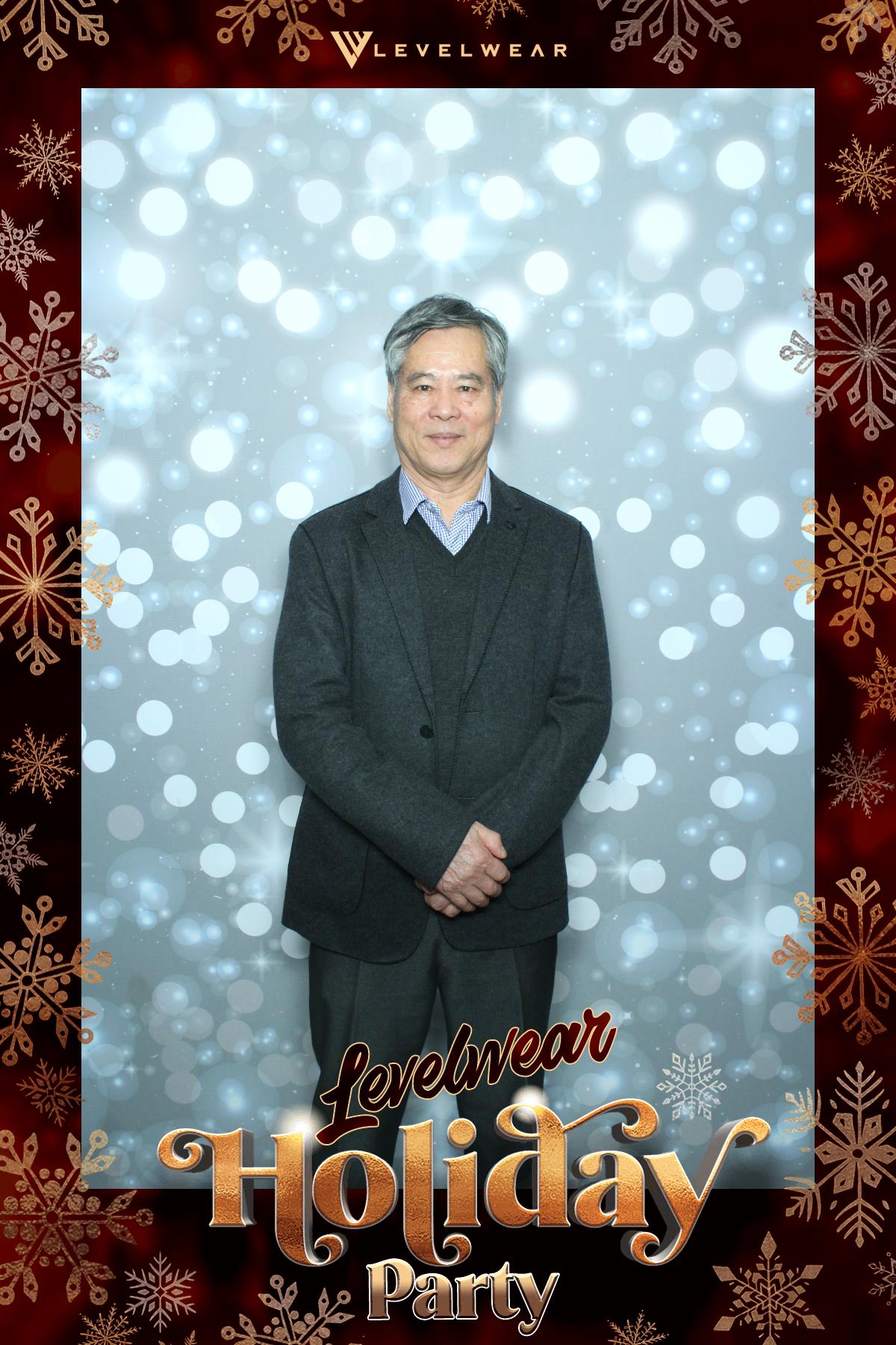 Levelwear Holiday Party | View more photos from the event at gallery.myselfiemirror.ca/u/romanmyselfiemirrorca/Levelwear-Holiday-Party