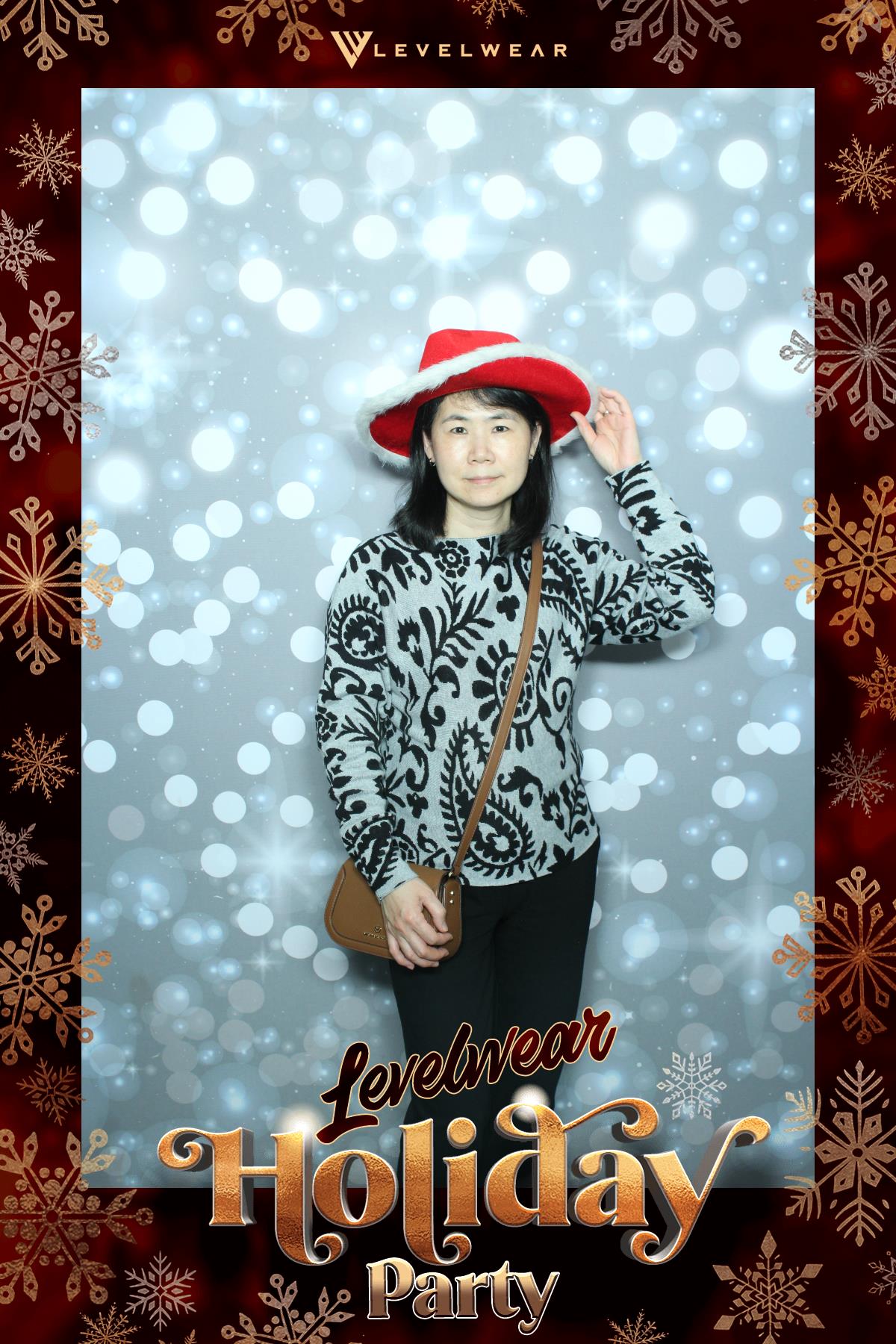 Levelwear Holiday Party | View more photos from the event at gallery.myselfiemirror.ca/u/romanmyselfiemirrorca/Levelwear-Holiday-Party