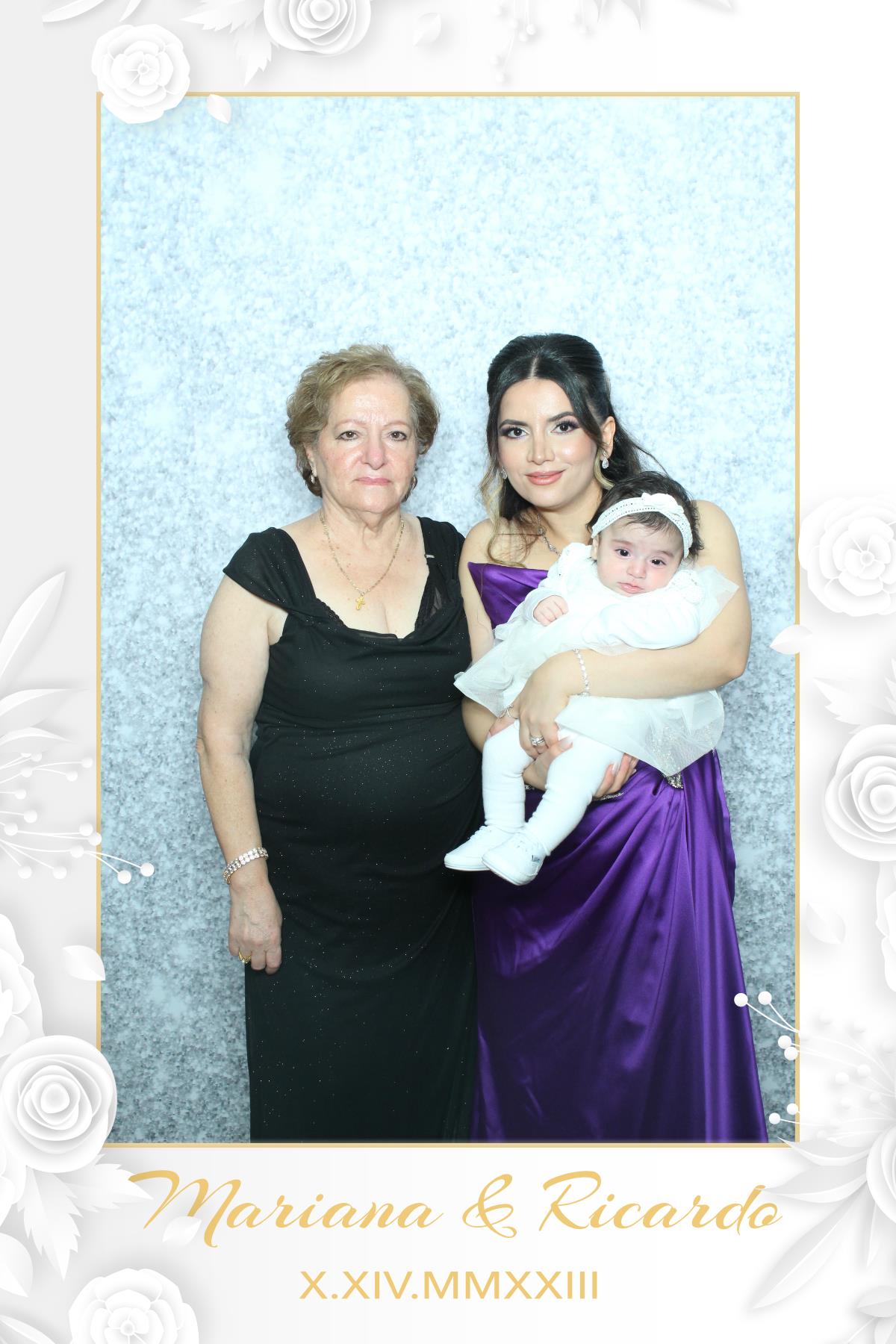 Mariana & Ricardo  | View more photos from the event at gallery.myselfiemirror.ca/u/romanmyselfiemirrorca/Mariana-Ricardo