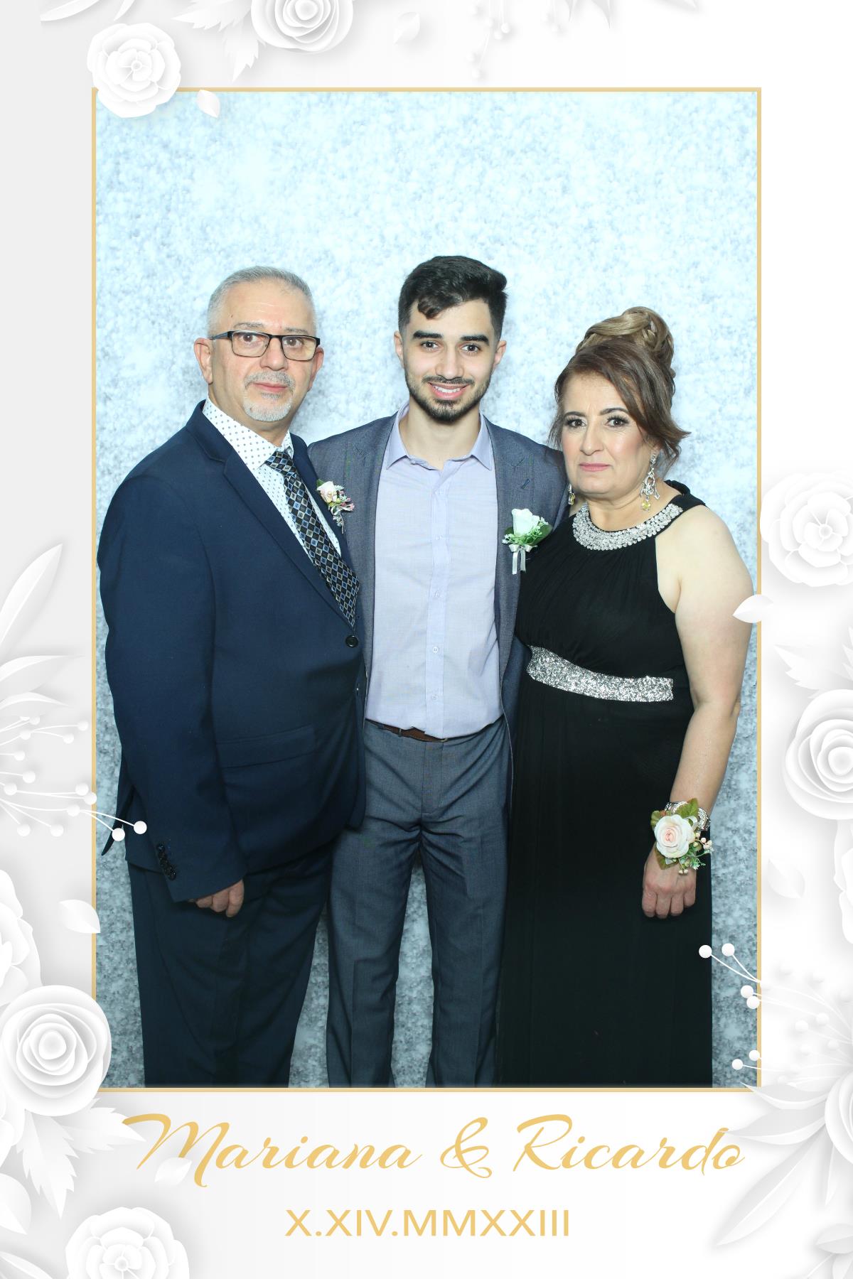 Mariana & Ricardo  | View more photos from the event at gallery.myselfiemirror.ca/u/romanmyselfiemirrorca/Mariana-Ricardo