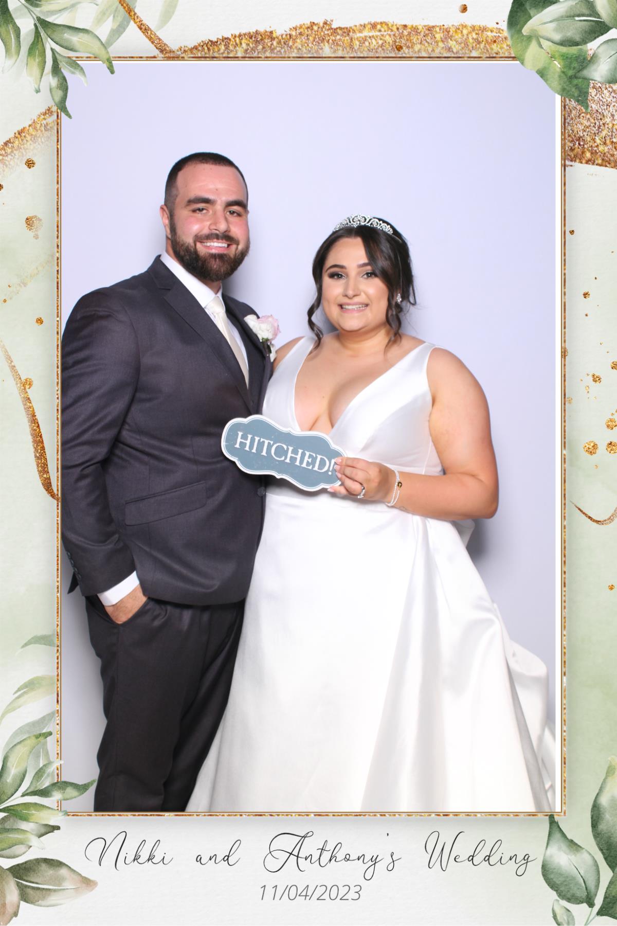 Nikki & Anthony | View more photos from the event at gallery.myselfiemirror.ca/u/romanmyselfiemirrorca/Nikki-Anthony